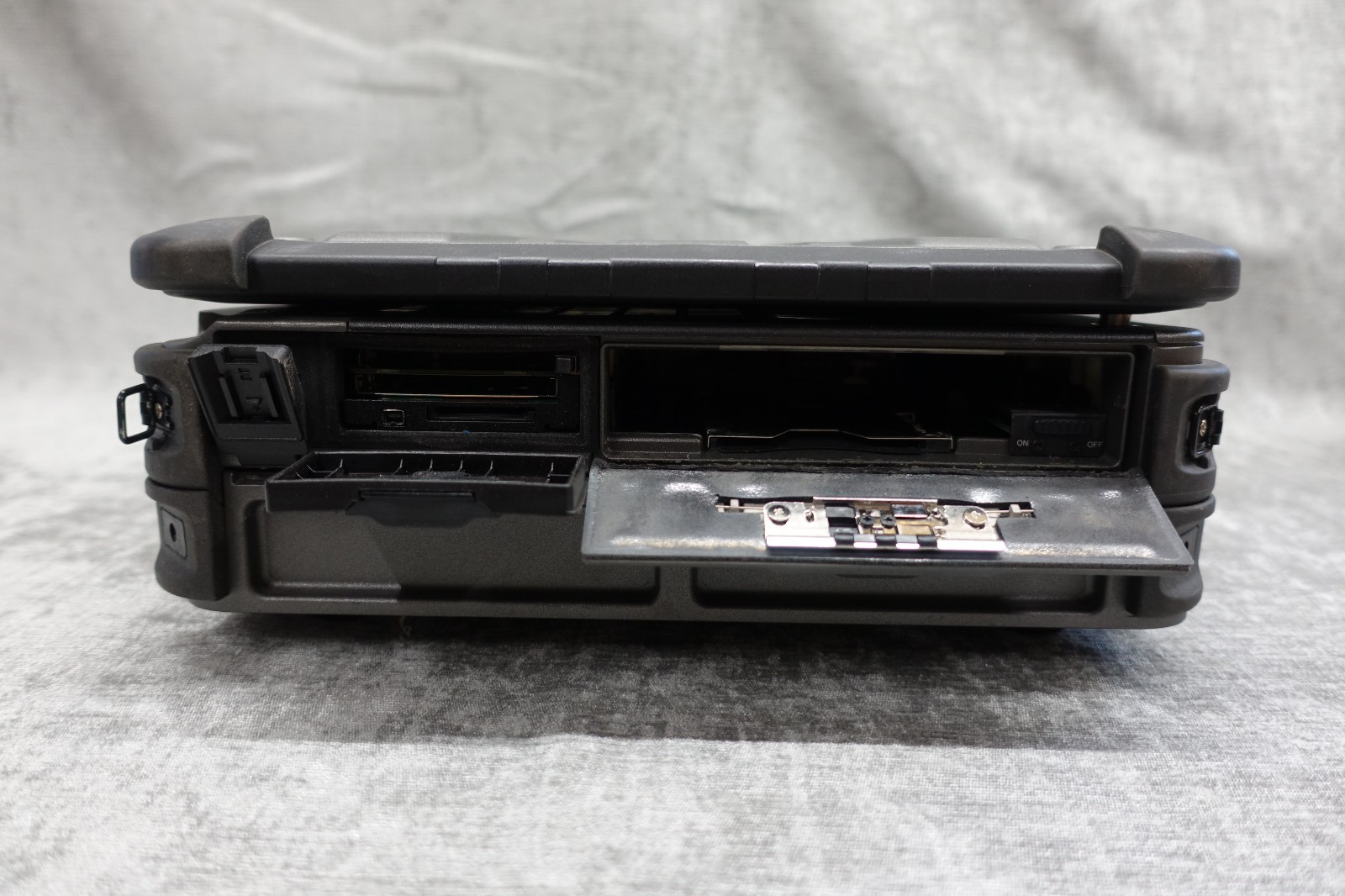 Rare GETAC X500 G2 Rugged Mobile Laptop / Server X500 i7 32gb Ram holds 6 HDD’S