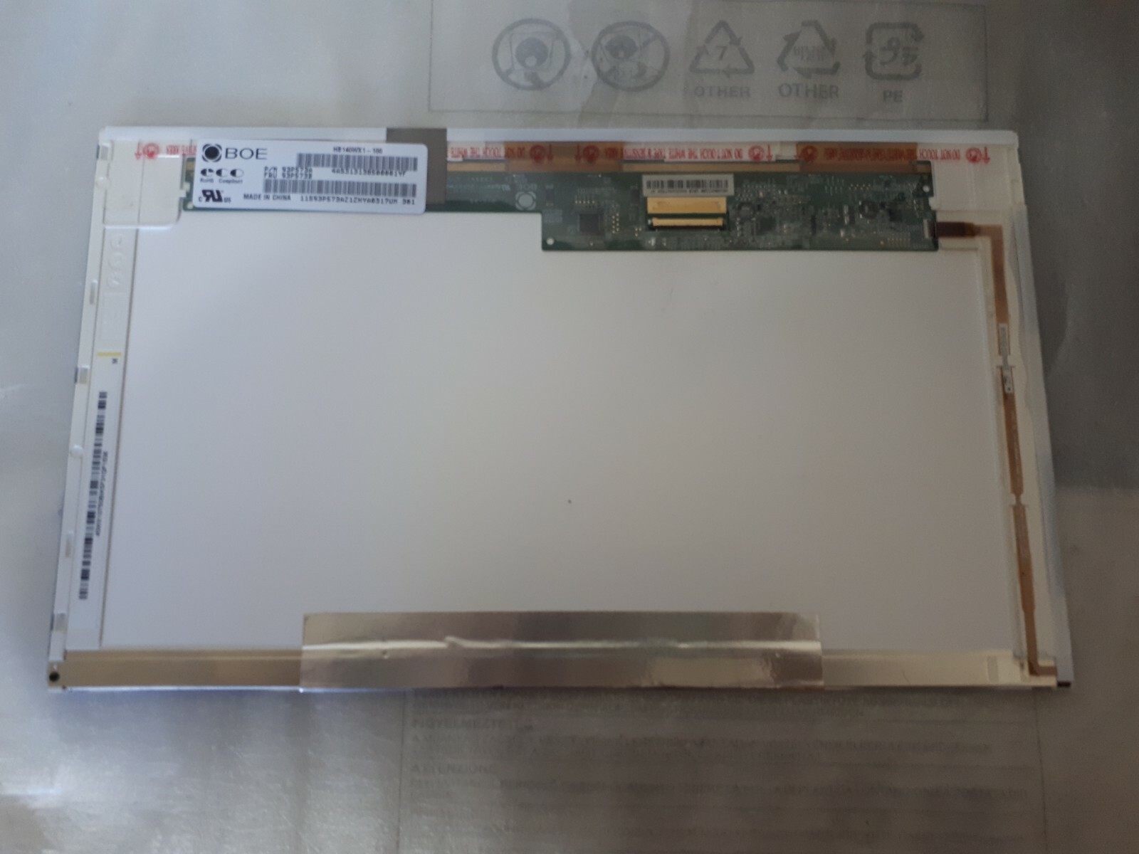 LCD Boe 14 ” Glossy HB140WX1-100 1366×768 40 Pin