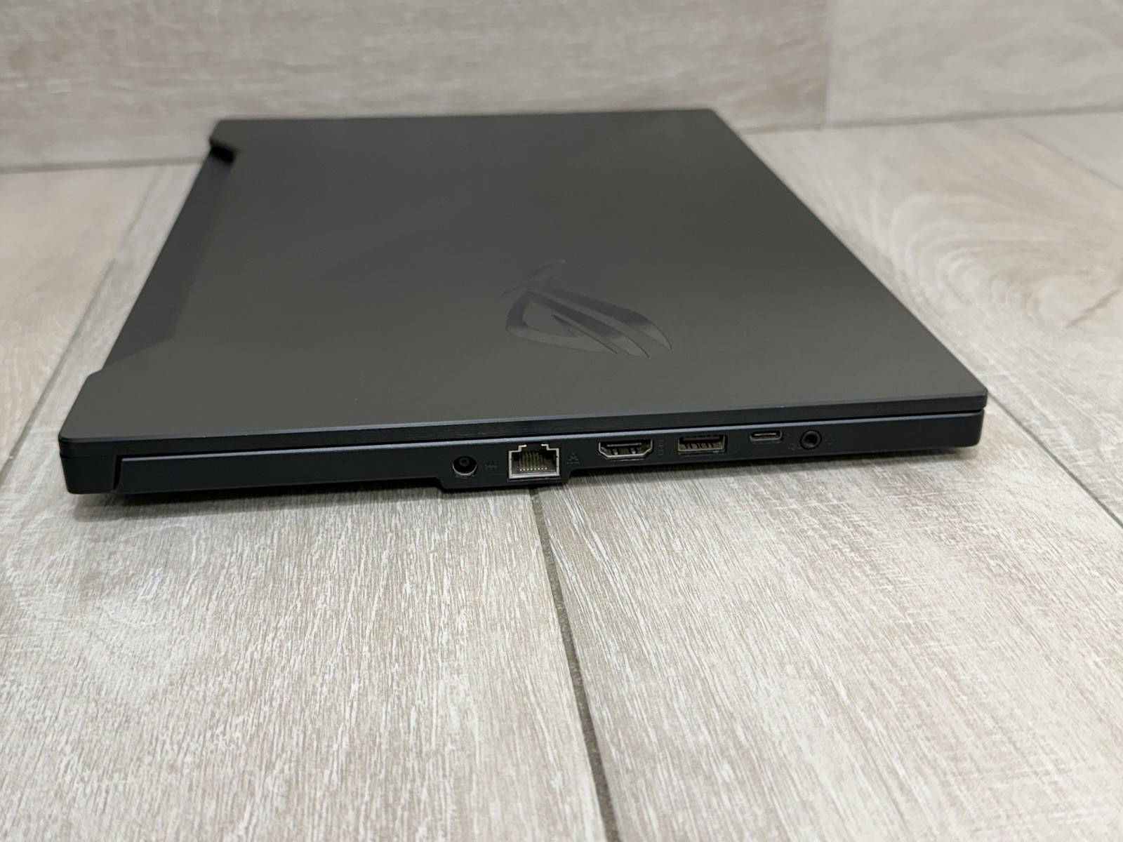 Asus ROG Zephyrus GU502D 15.6″ Ryzen 7-3750H GeForce GTX 1660 Ti 16GB RAM 512GB