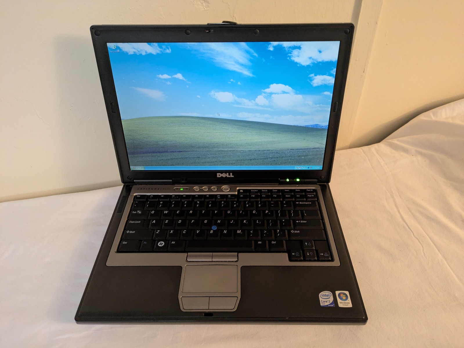Dell Latitude D630 Laptop 14″ Intel C2D 2.0GHz 4GB RAM 160GB HDD Windows XP 💻