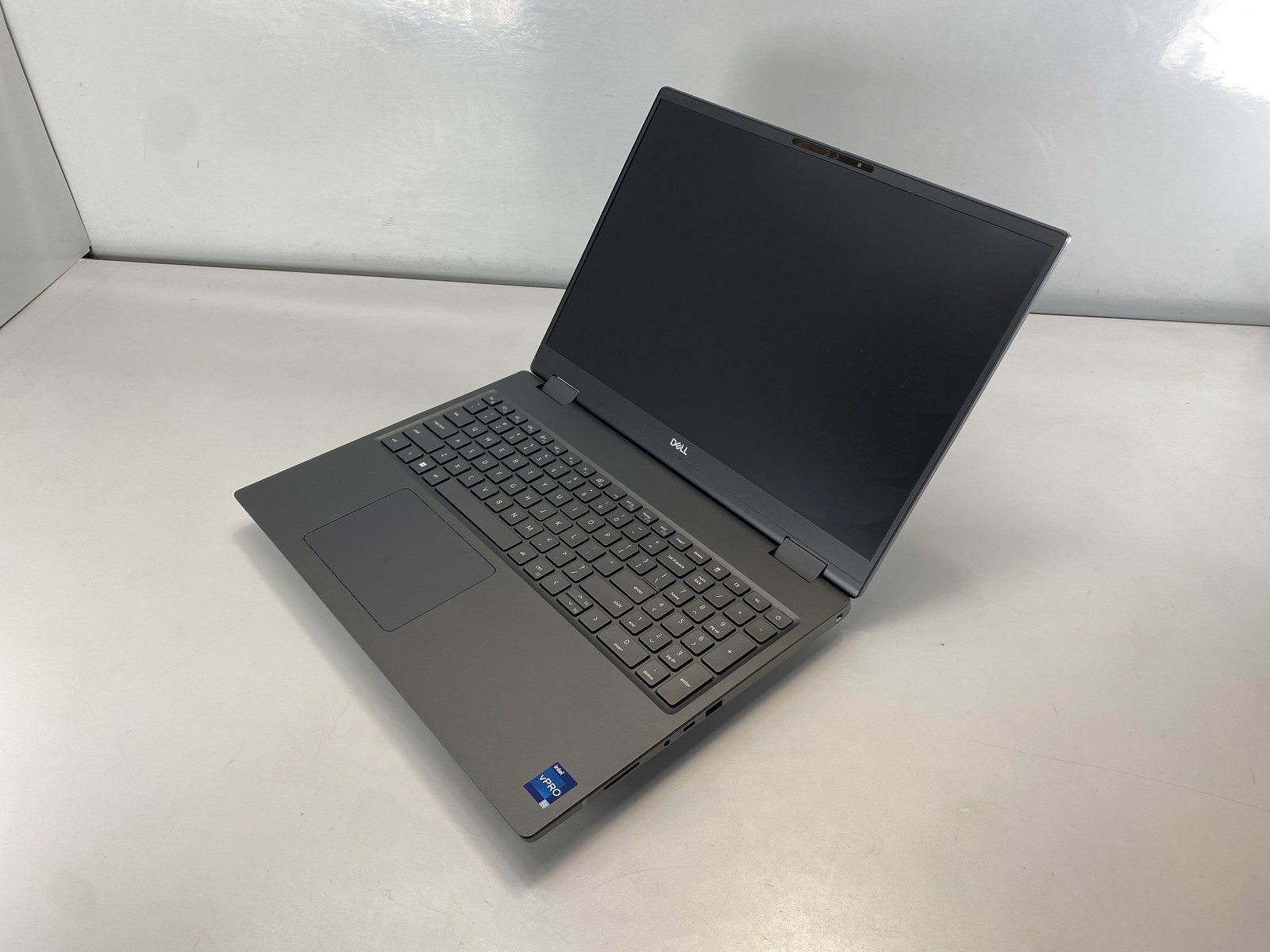 Dell Laptop Precision 7680 16″ Intel Core i7-13850HX 512GB RTX 2000 ADA- Gray