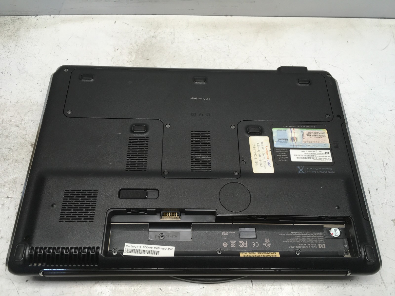 HP Pavilion DV7-1240US AMD Turion X2 Dual-Core RM-72 2100MHz 4 GB NO HDD
