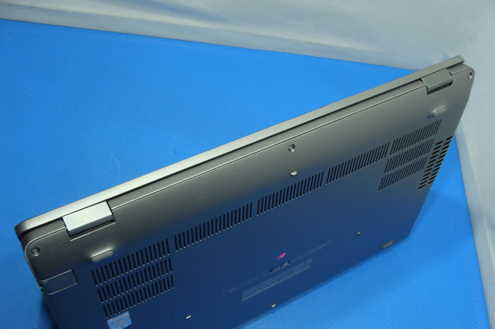 Dell Precision 3551 15.6″FHD i7-10850H NVIDIA P620 2.7GHz 12GB 256GB +Charger