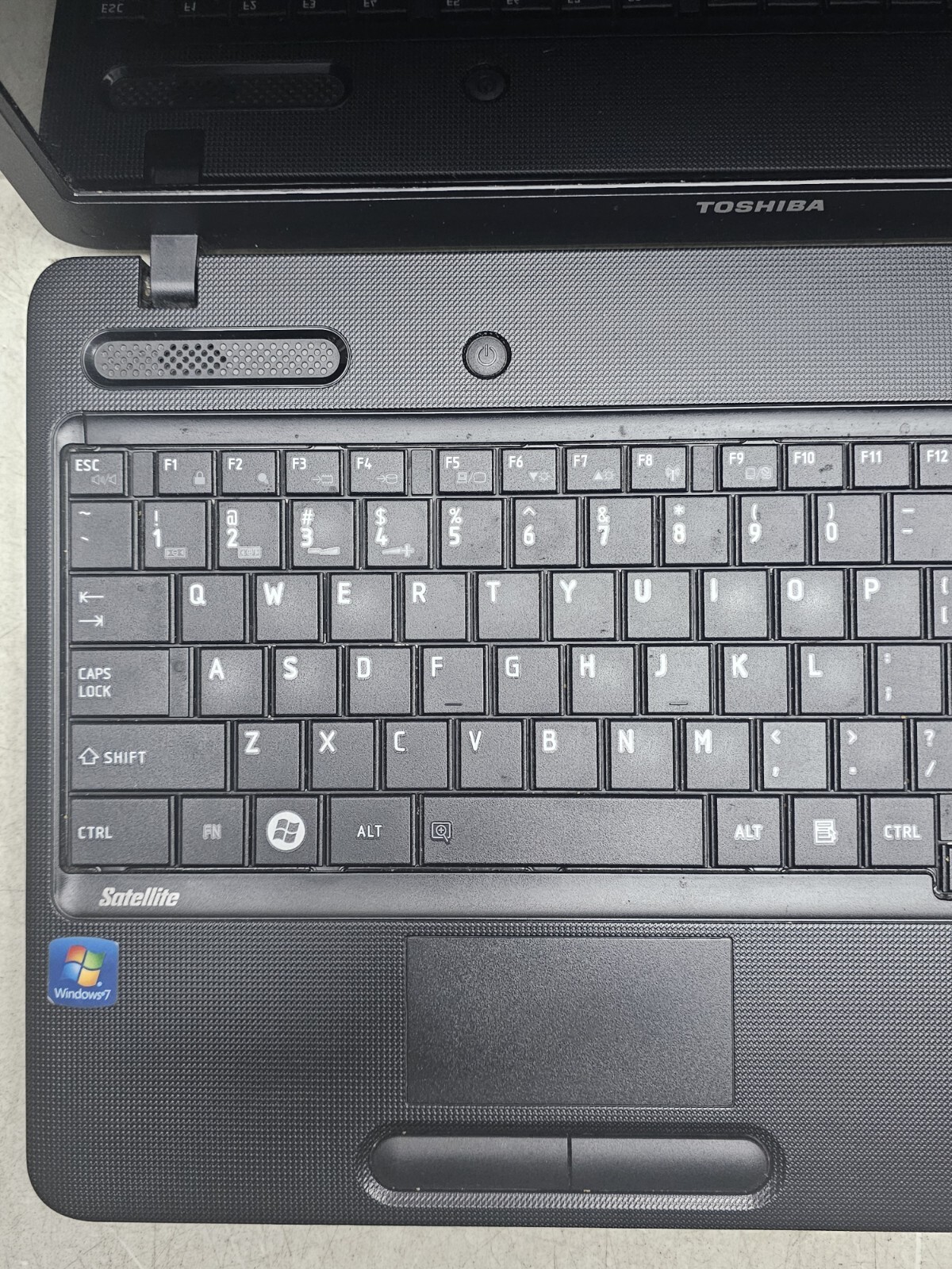 Toshiba Satellite C650-ST6N02 – Pentium B960 – 3GB RAM – NO HDD – Read Desc.