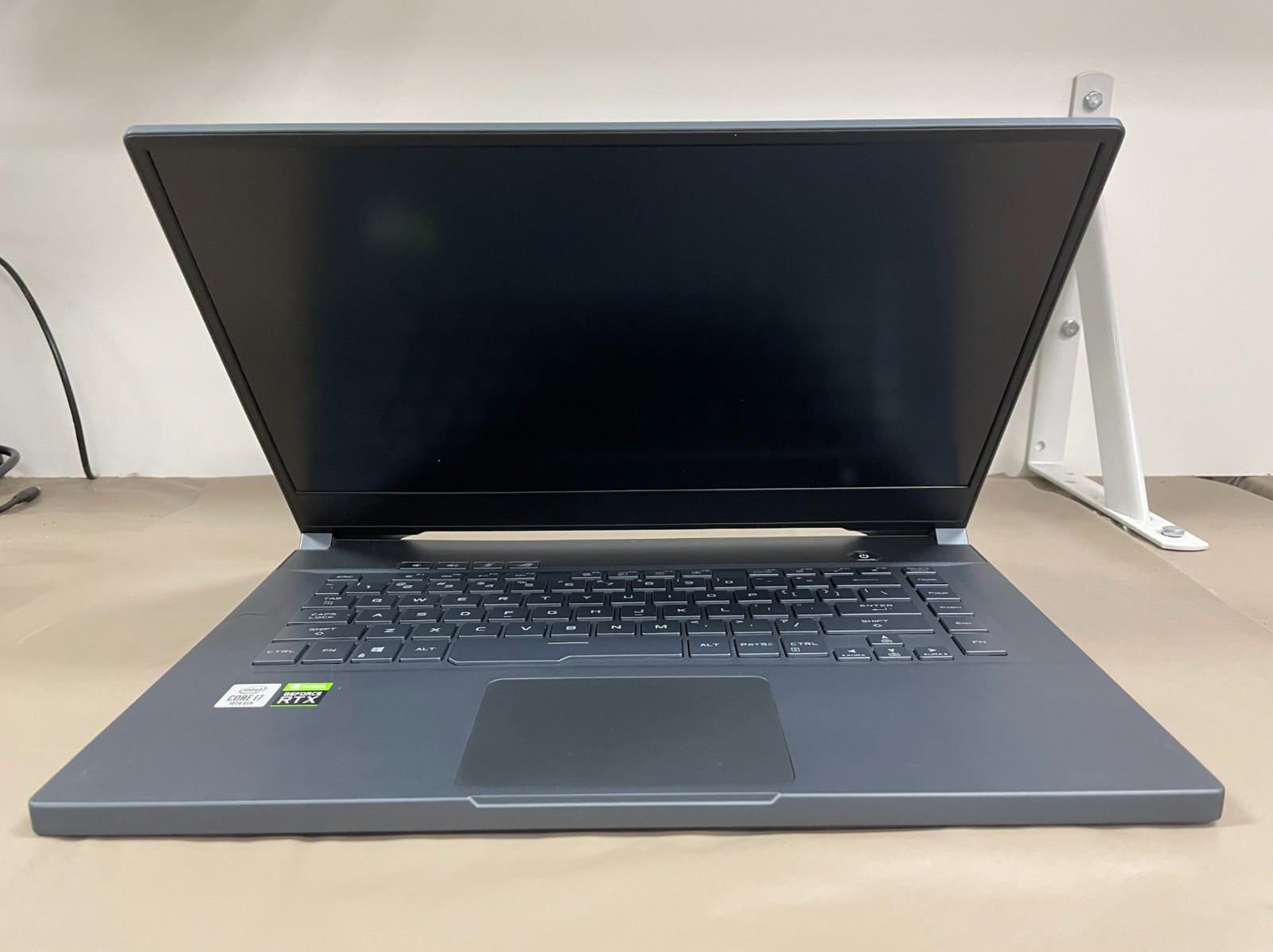 ASUS ROG Zephyrus M15 15.6″ Gaming Laptop， i7-10750H, RTX 2070 （Damage）