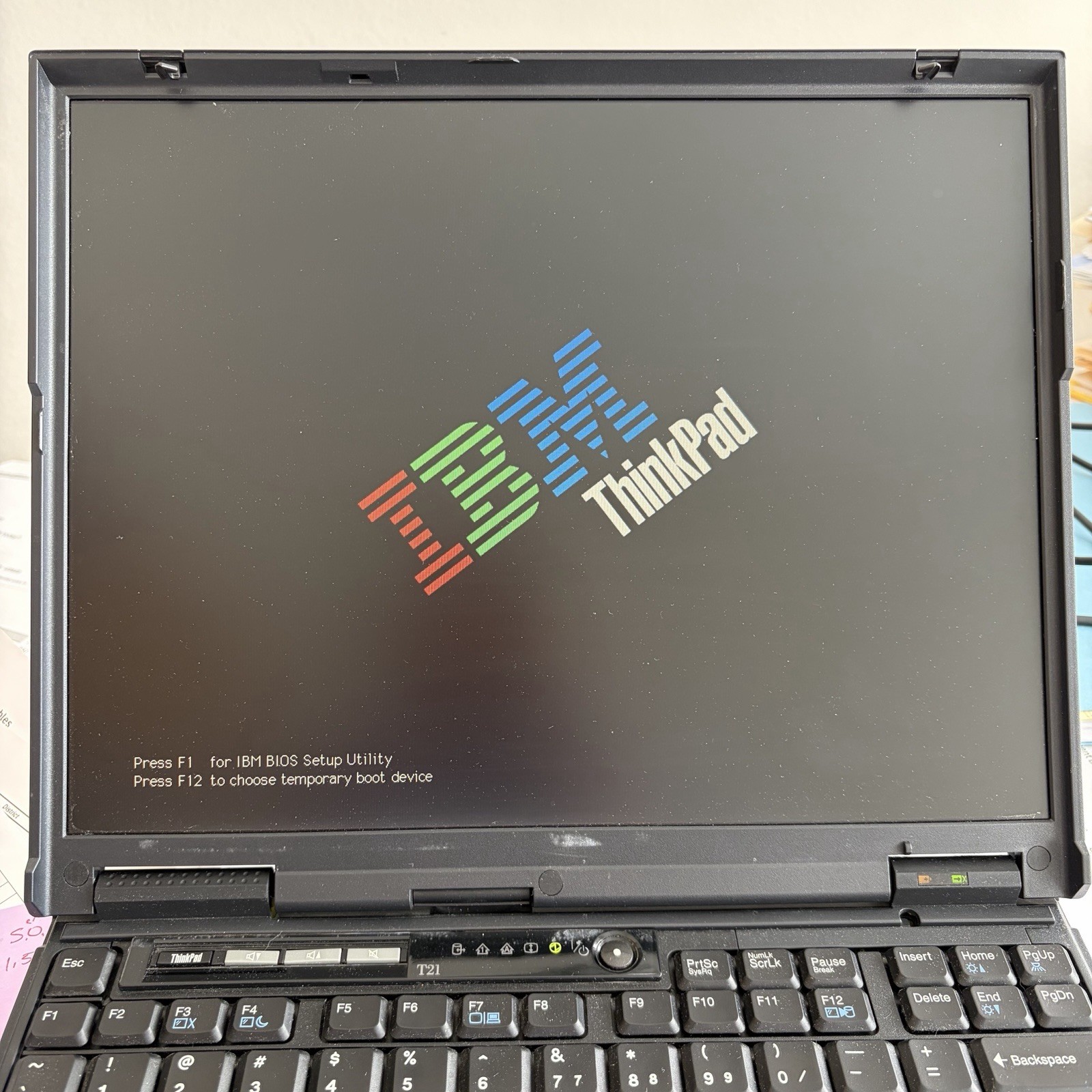 IBM Lenovo T Series ThinkPad T21 2648-ED1 PIII 800MHz 256KB 256MB RAM WIN 98