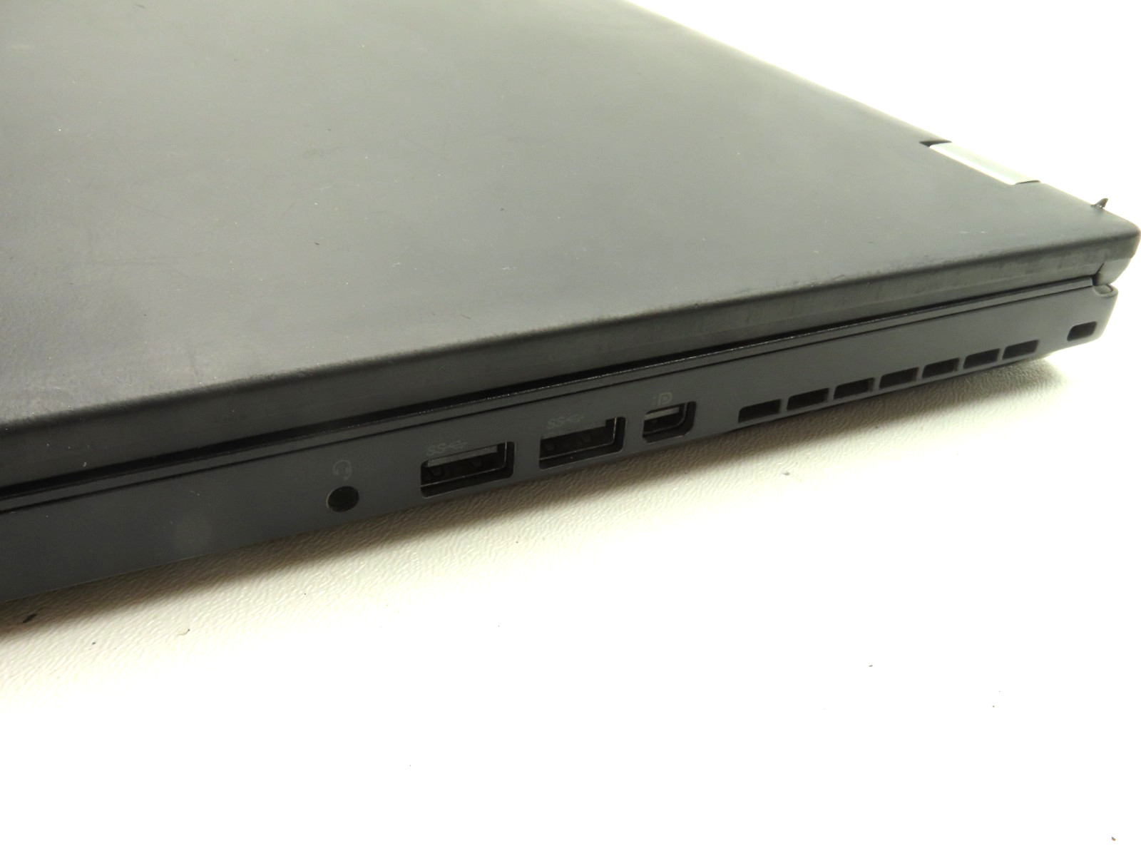 Lenovo ThinkPad P52 20MA 15.6″ Intel i7-8850H 32GB RAM 256GB SSD P2000