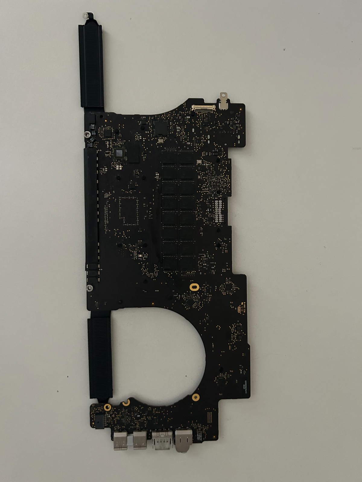 apple macbook pro a1398 logic board for part only, not working