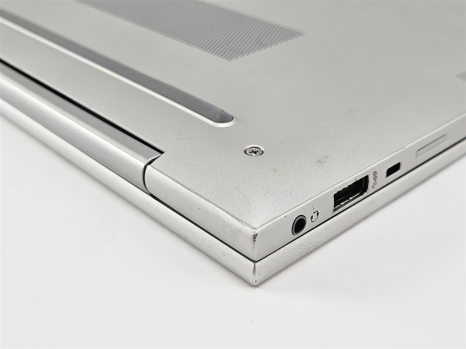 HP EliteBook 860 G9 i5-1235U 16GB 512GB SSD 16″ Pro Notebook