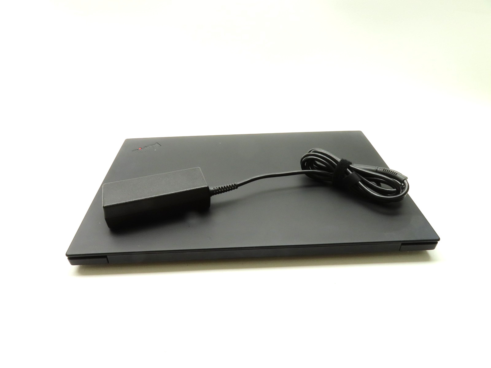 Lenovo ThinkPad P1 Gen 3 15.6″ i7-10850H 2.7GHz 16GB RAM 512GB SSD T1000
