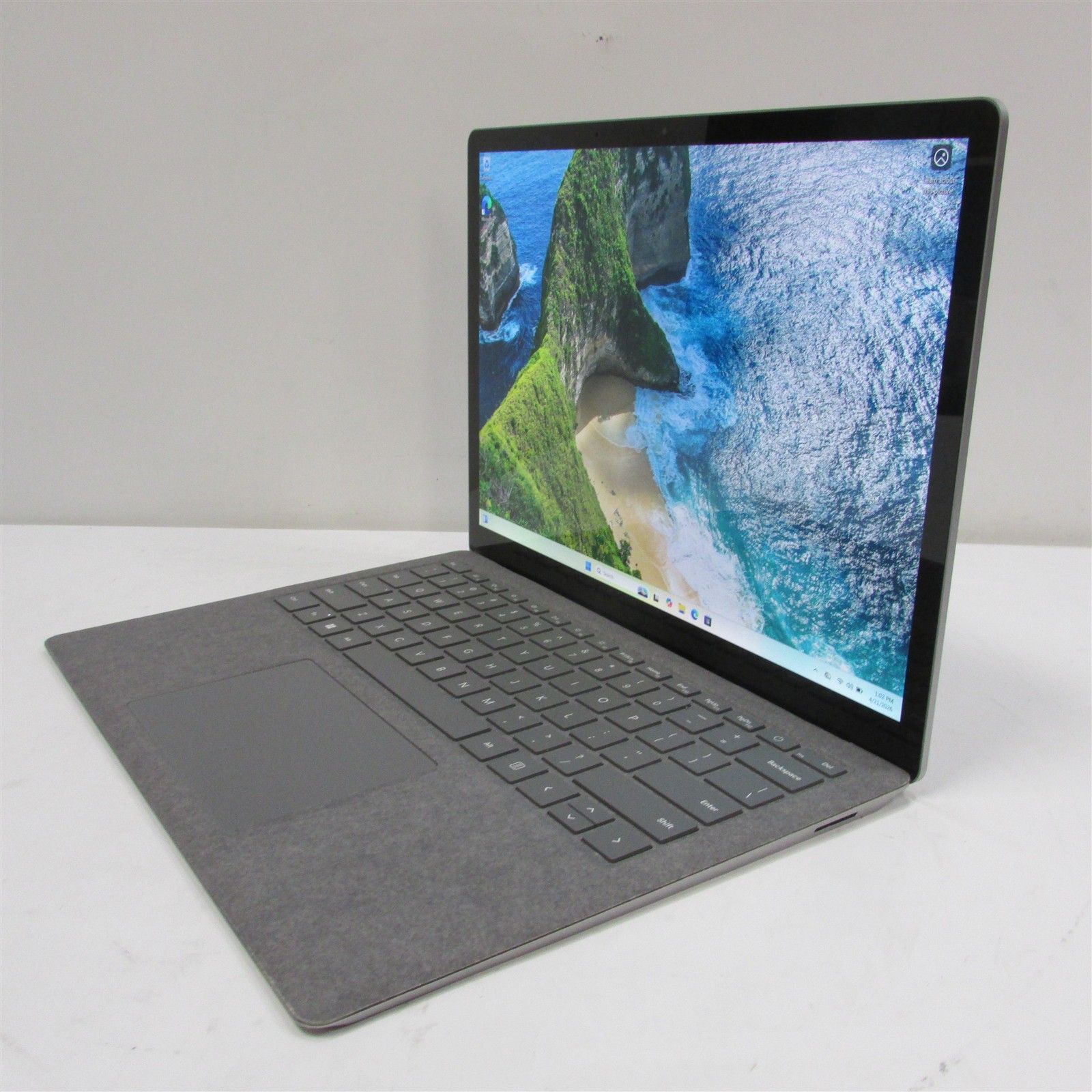 Microsoft Surface Laptop 5 1950 i7-1265U 2.7GHz 16GB RAM 256GB 13.5″ W11 Pro DMG