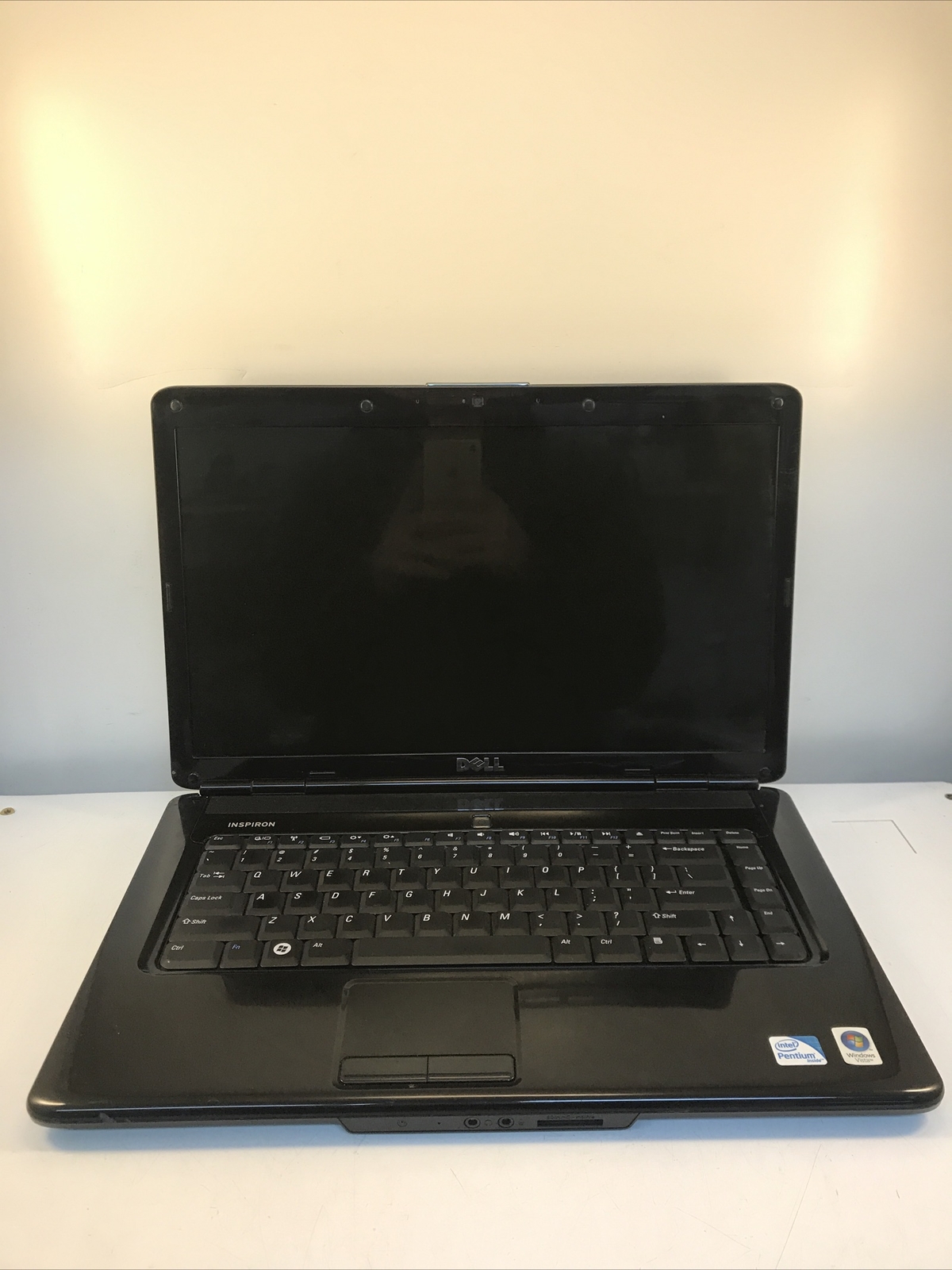 DELL Inspiron 1545 Pentium dual-core 2.00GHz 4GB RAM. BOOTS to BIOS NO HDD