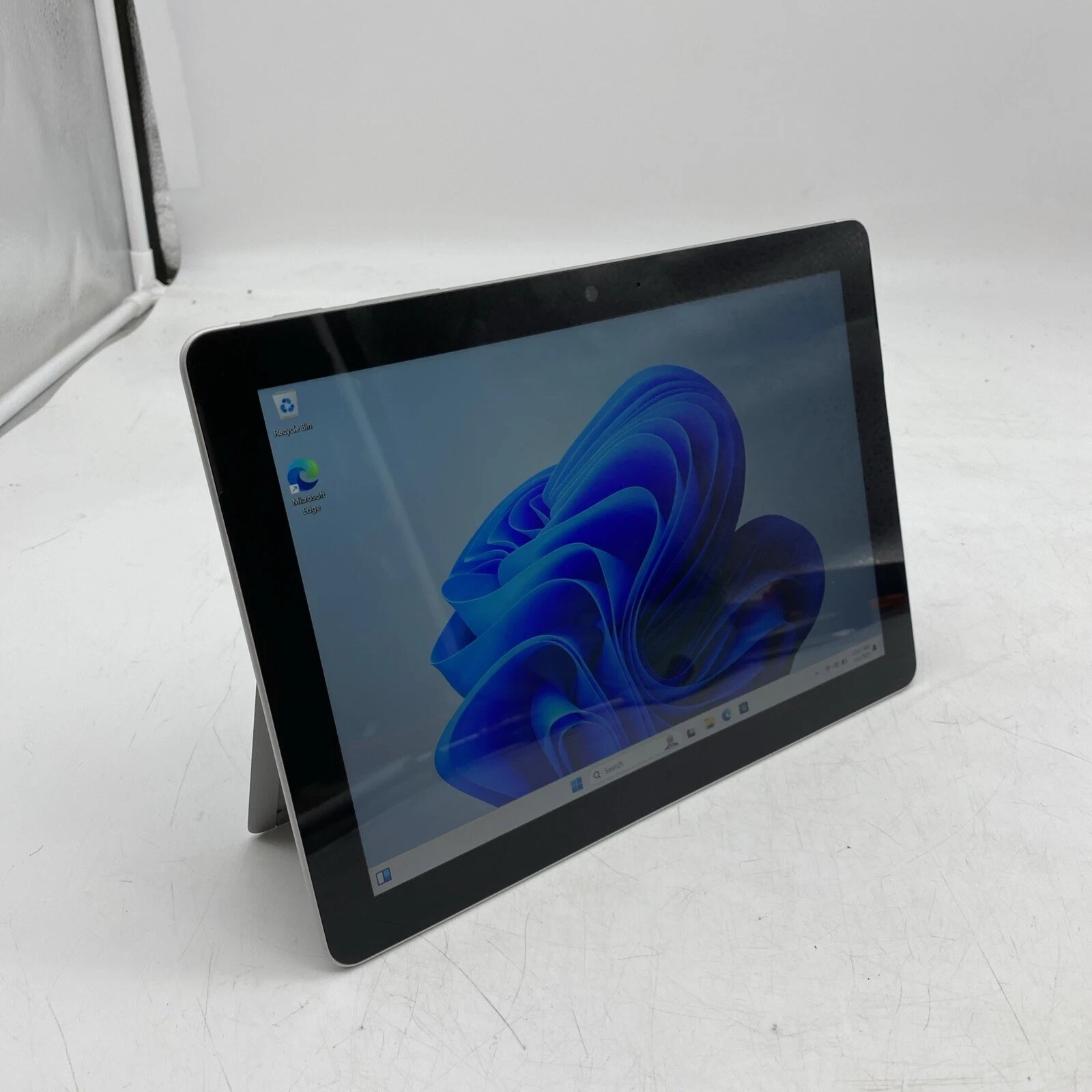 Microsoft Surface Go Tablet Pentium 4415Y 1.6GHz 8GB RAM 128GB SSD . NO POWER