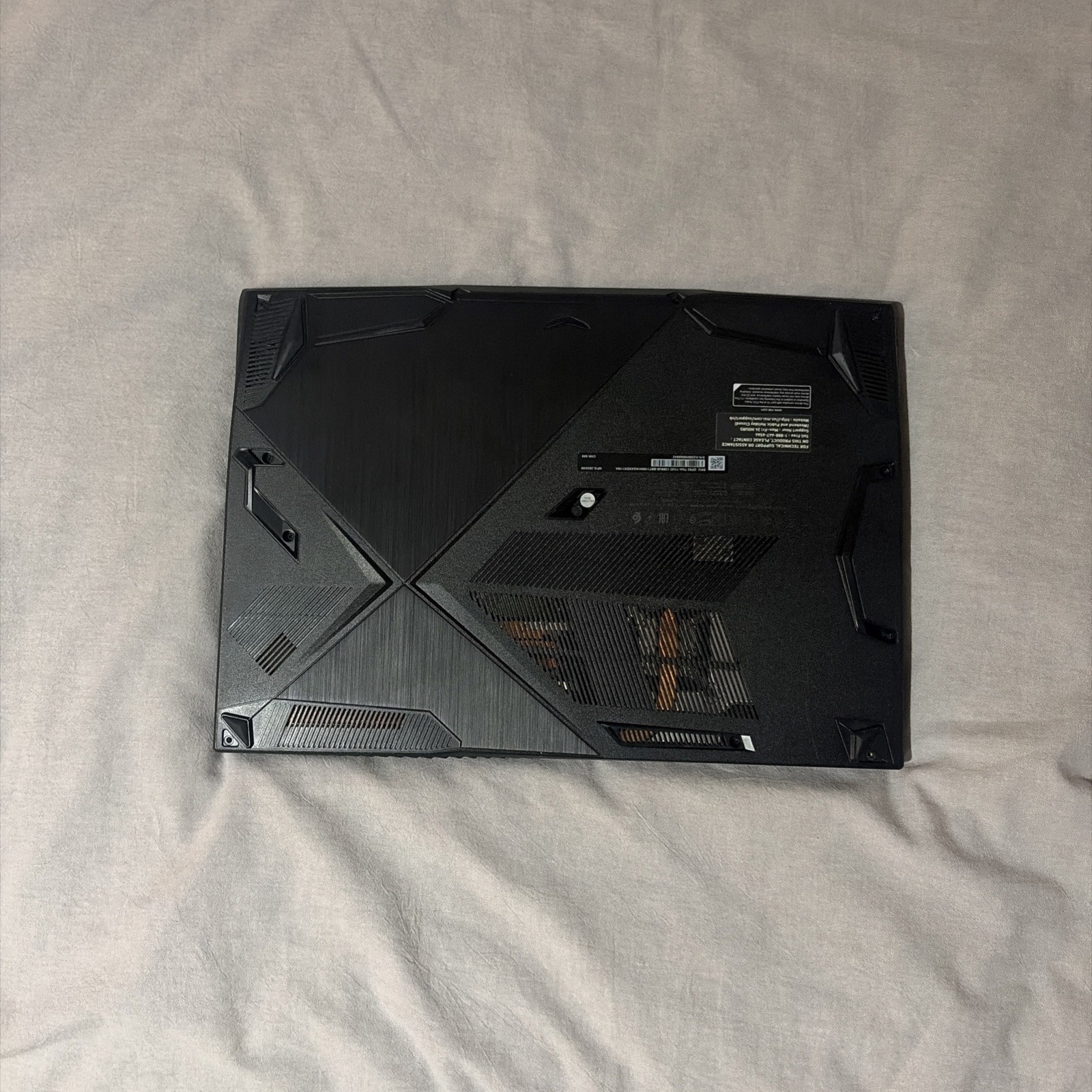 MSI GF63 Thin 11UC 1289US 15.6″ 144 Hz Gaming Laptop in Black
