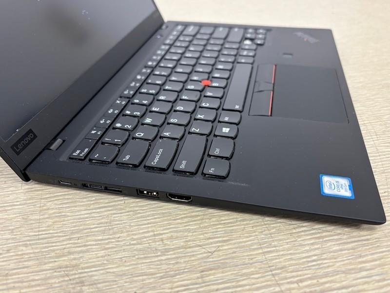 Lenovo ThinkPad X1 Carbon Gen 6 i5-8350U 1.70GHz 8GB 256GB No OS (w/ Issues)