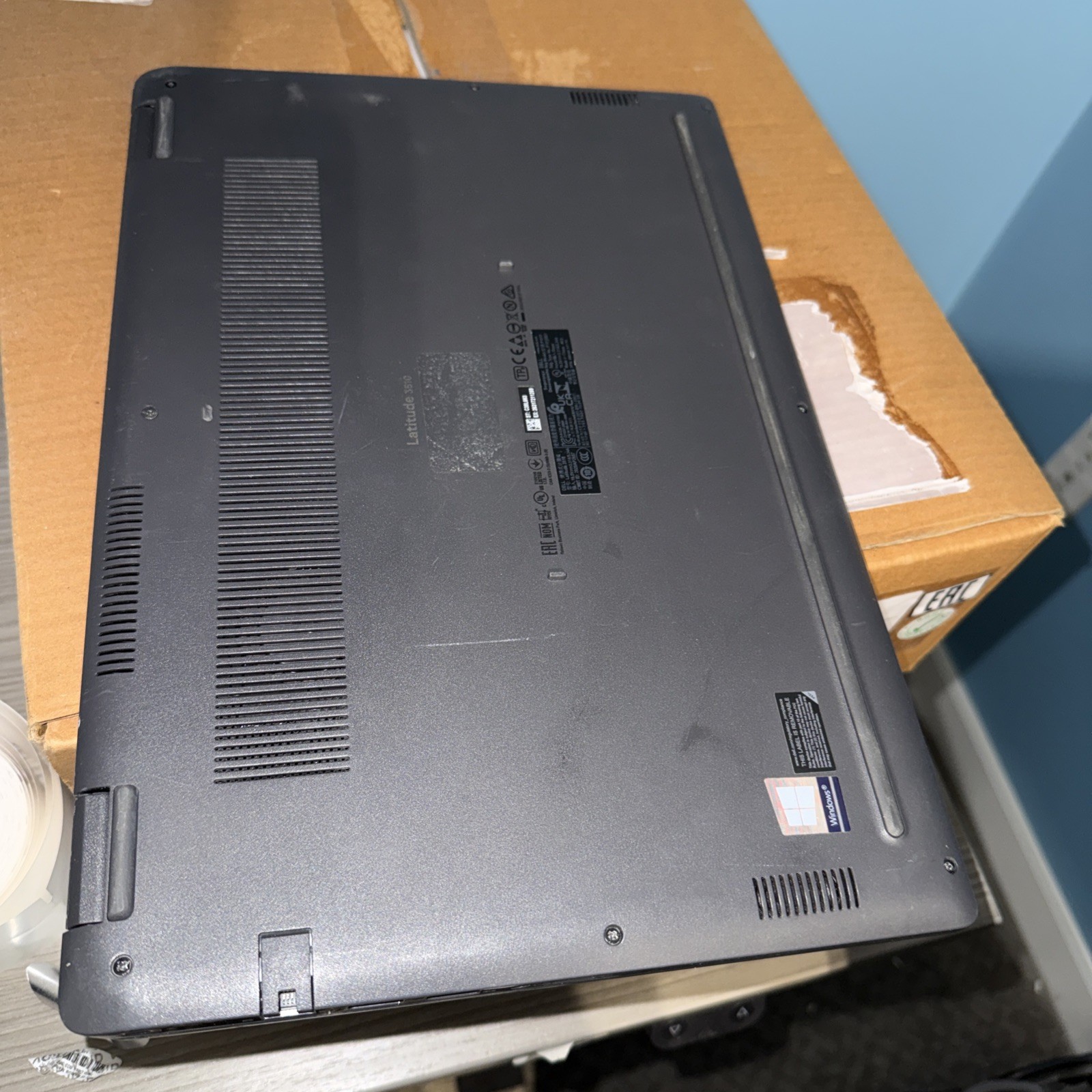 Dell Latitude 3510 15.6″ FHD i7-10510U 8GB RAM No OS/SSD Excellent Battery