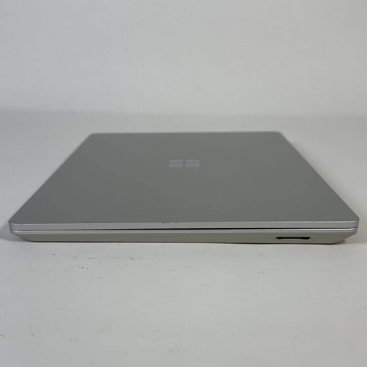 Microsoft Surface Laptop Go 1 1943 12.4″ i5-1035G1 1.0GHz 4GB RAM 64GB SSD