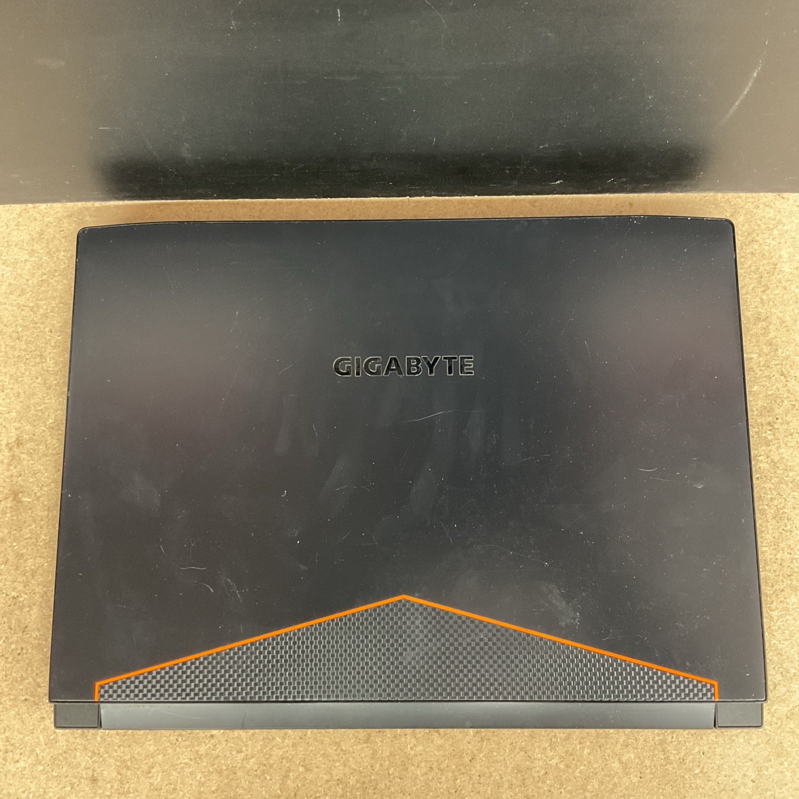 Gigabyte Aero 14 Laptop GeForce GTX 1060 Intel Core i7-7700HQ – Tested Working