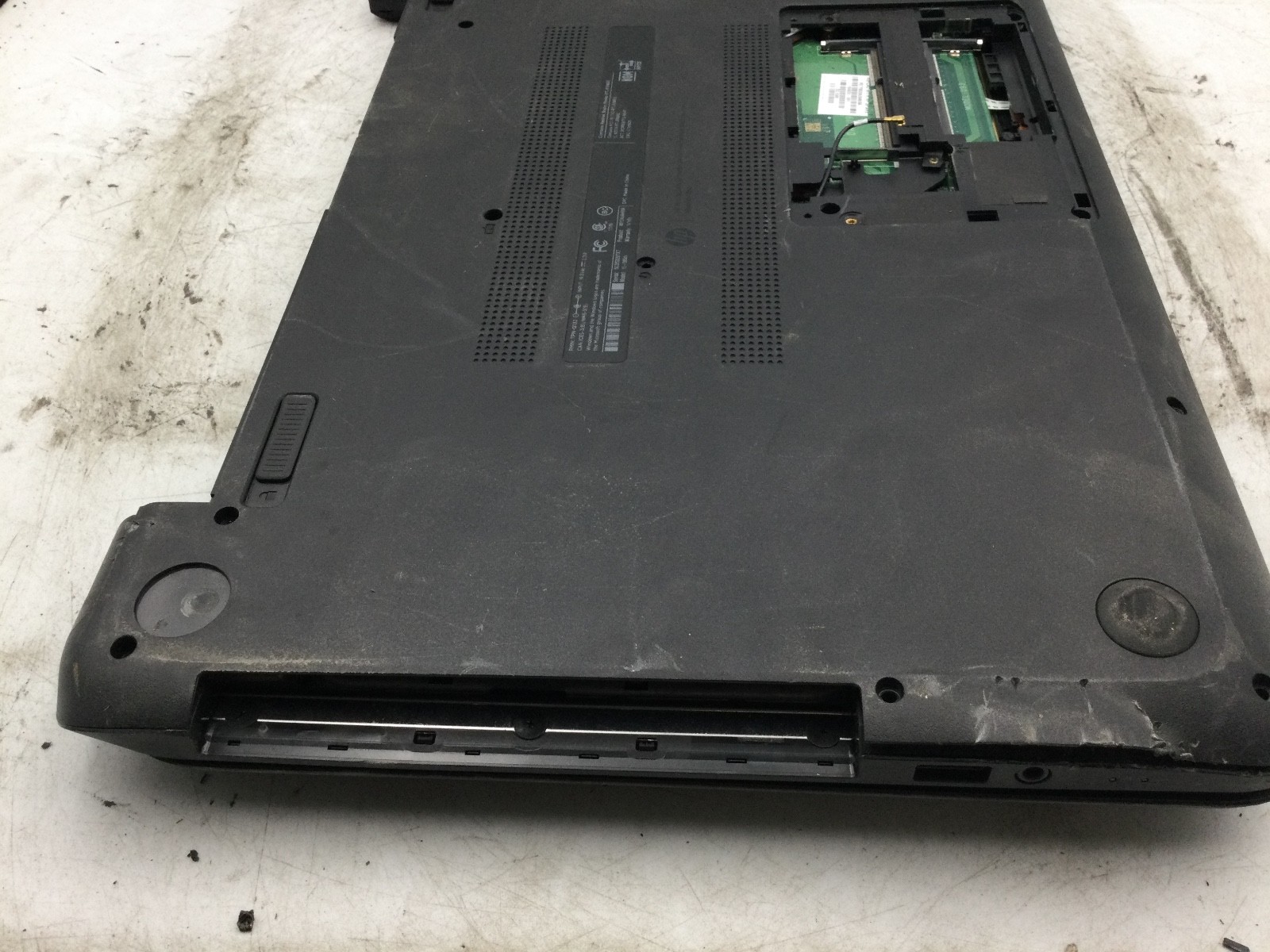 HP PAVILION 15 F305DX – FOR PARTS – AMD A6 – NO RAM – READ DESC – BB