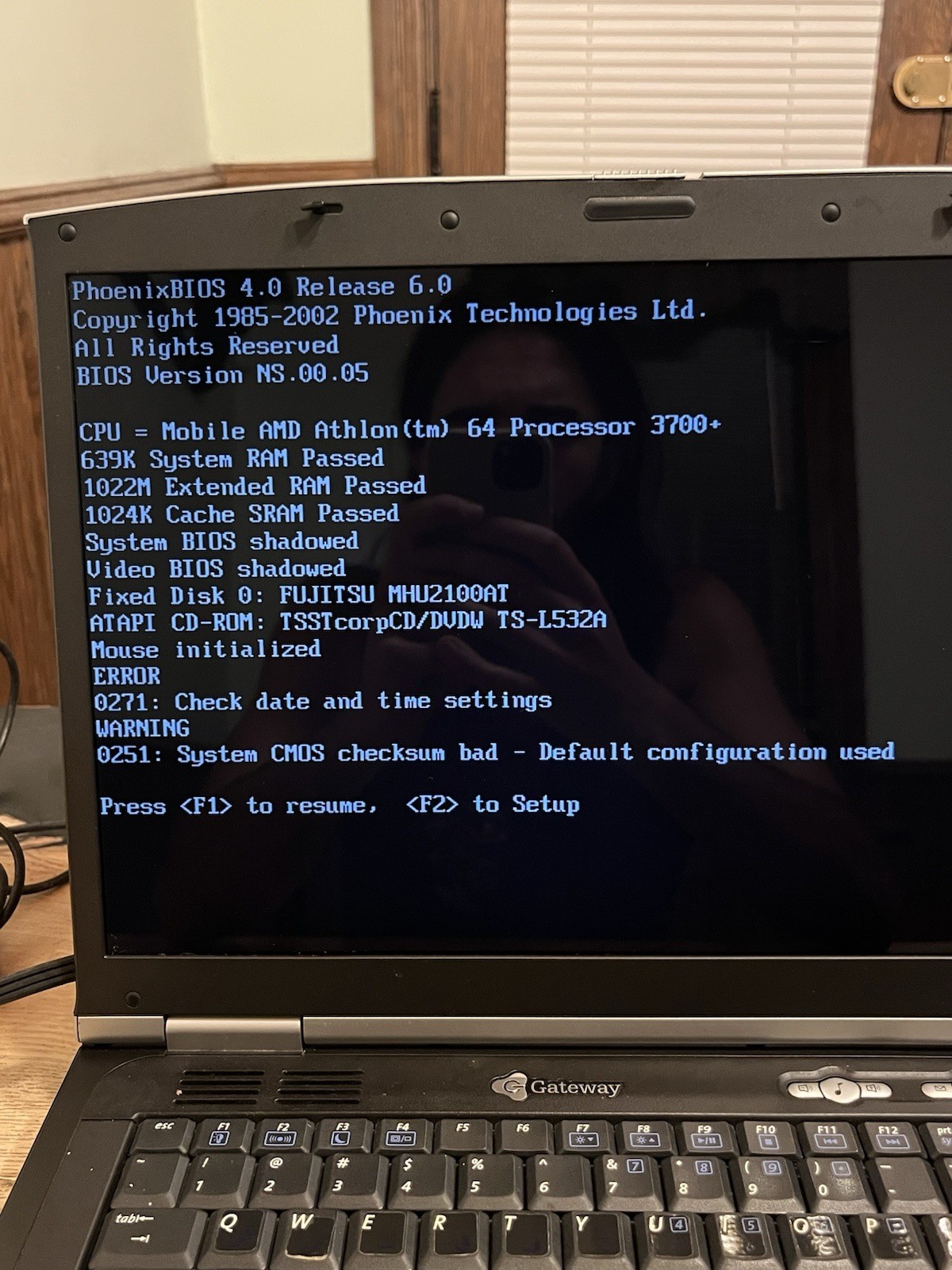 Gateway 7426GX Laptop AMD Athlon 64 3700+ 1GB RAM 100GB HDD Windows XP