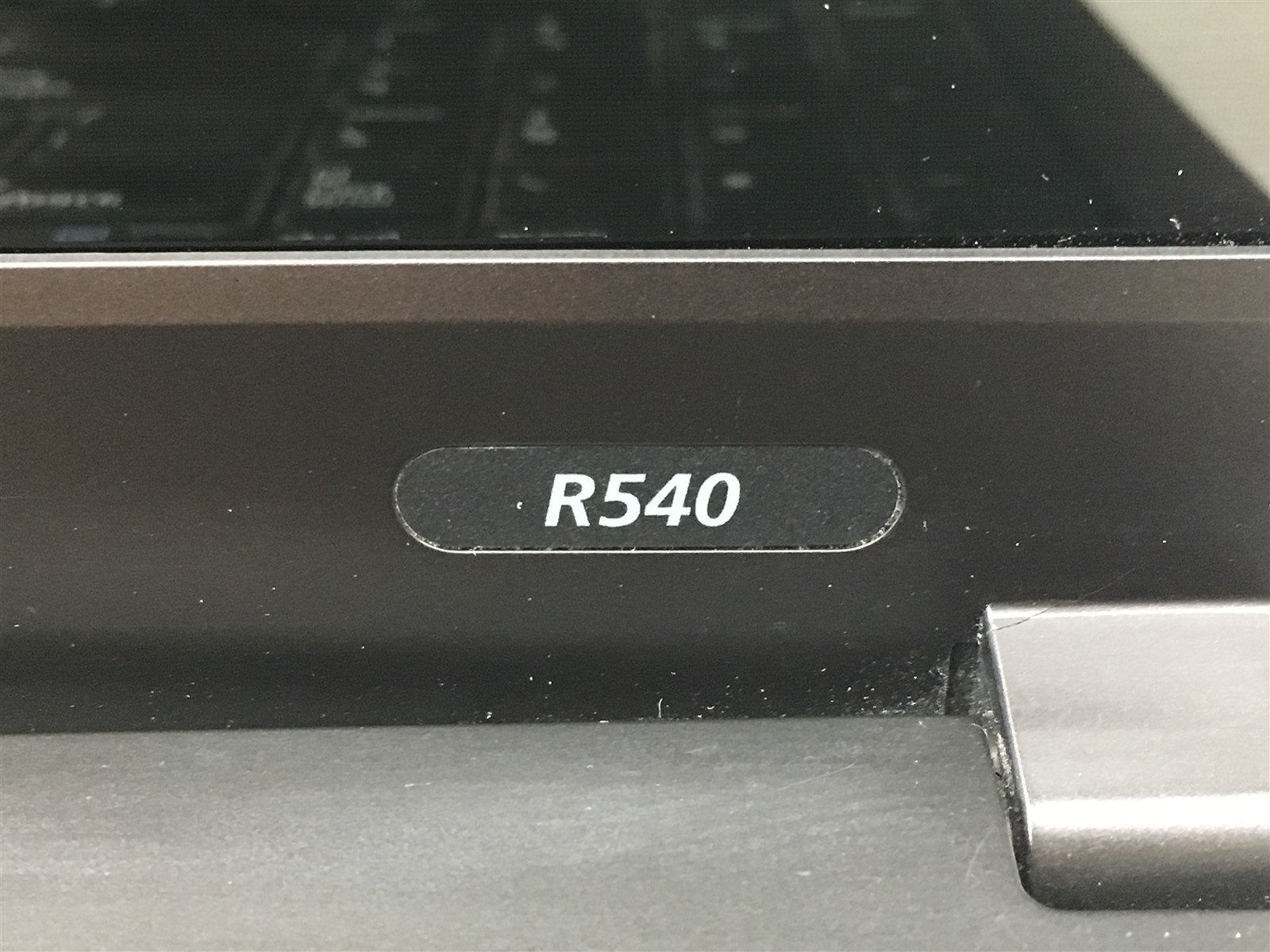 Samsung R540 Laptop i3 M380 2.53GHz 3GB Ram 15″ LCD No HDD