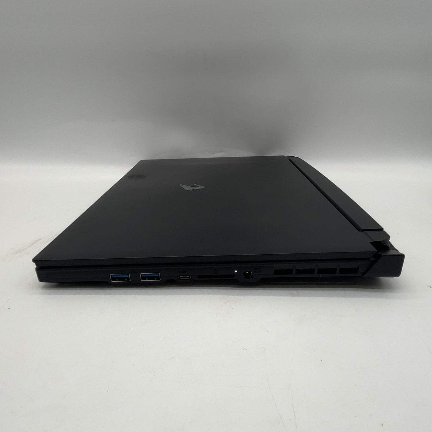 Gigabyte Aorus 15P YD RX5L 15.6″ i7-11800H 2.3GHz 64GB RAM 1TB SSD