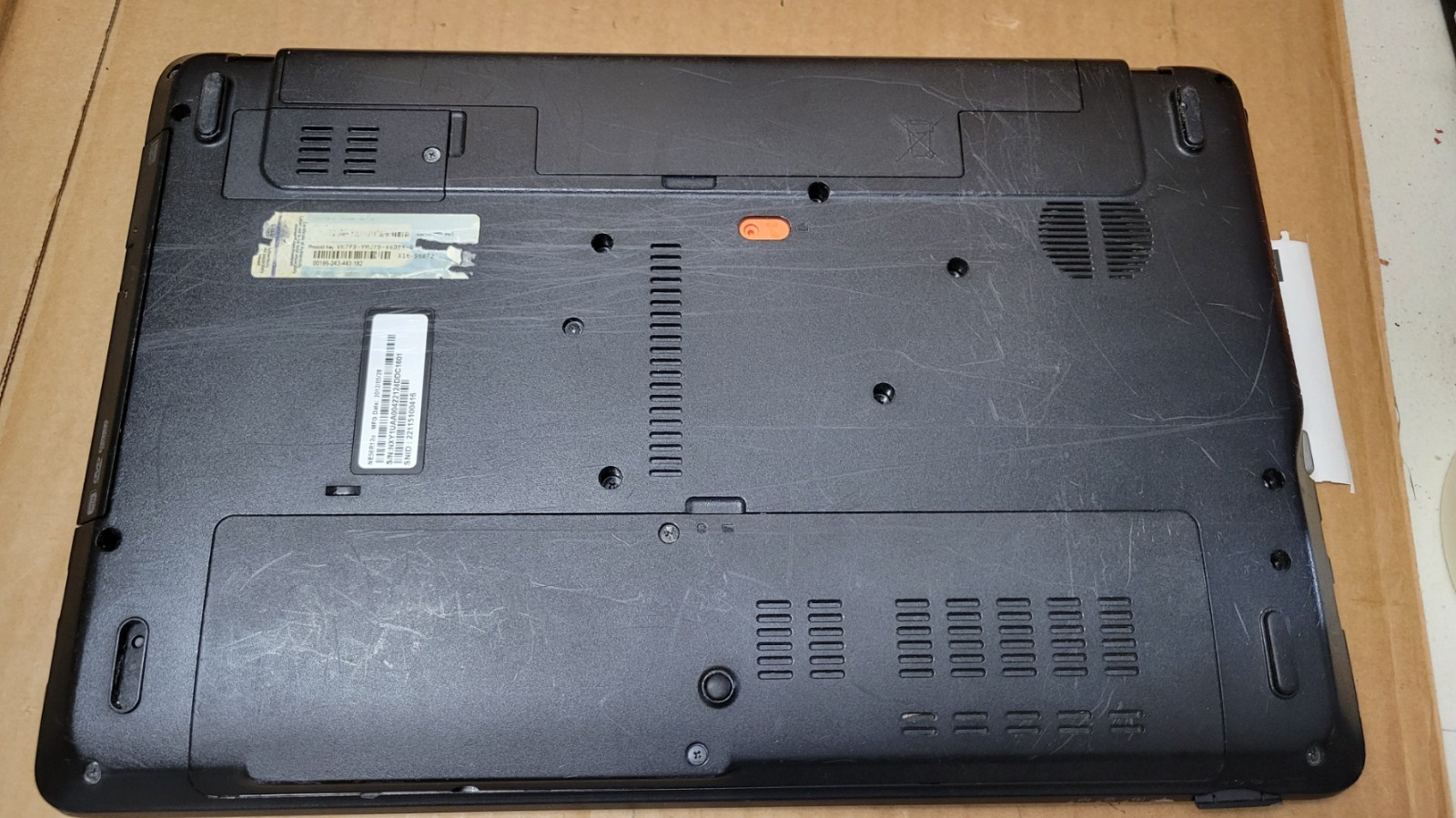 Gateway NE56R12U B950 2.1 Ghz Laptop — For Parts or Repair —