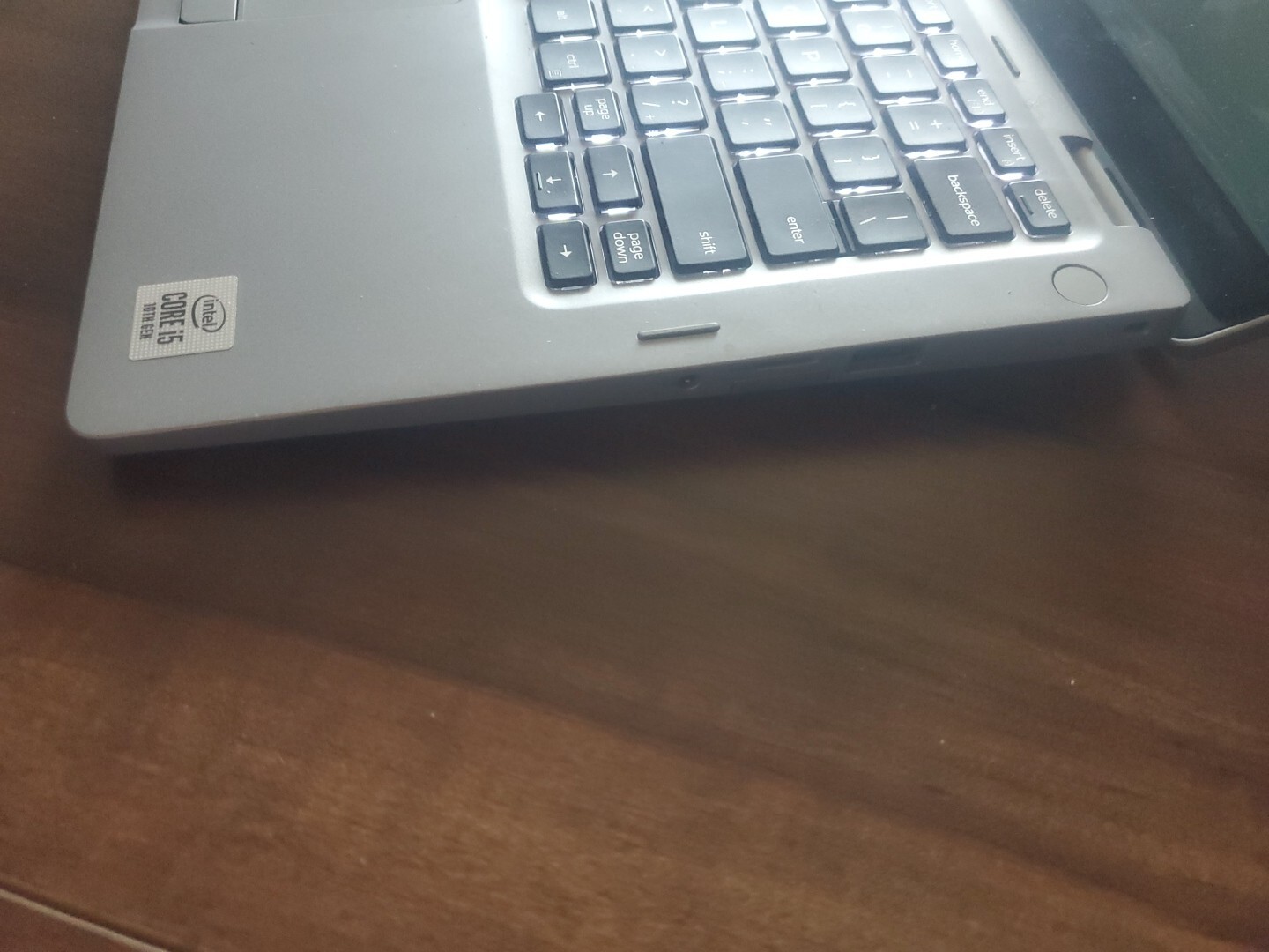 Dell 5310 13in i5-10310U 8GB 240GB. Touchscreen