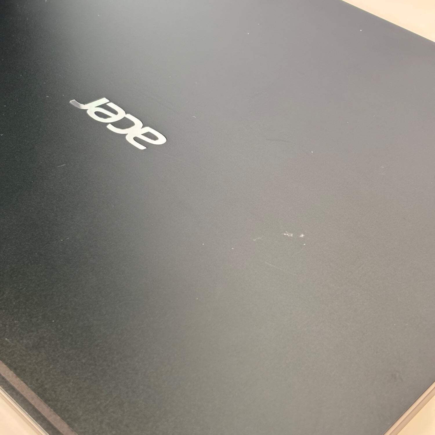 Broken Acer Spin 7 SP714-51 14″ i7-7Y75 1.3GHz 8GB RAM 256GB SSD – Read