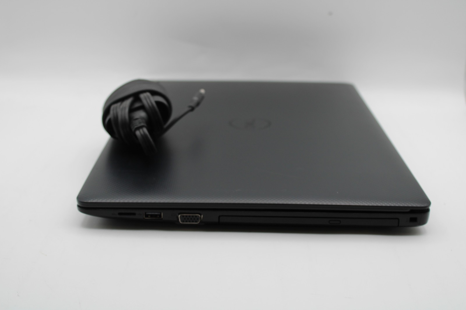 Dell Vostro 3590 i5-10210U @ 1.6 GHz 8GB DDR4 No SSD No OS