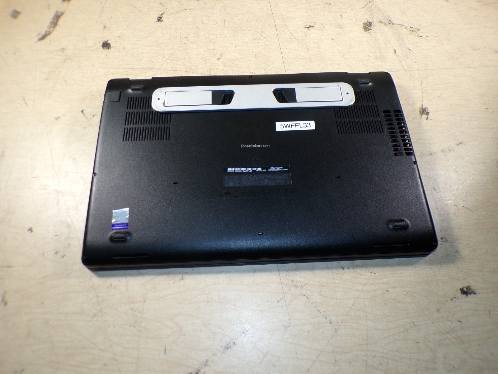 DELL PRECISION 3541 INTEL CORE I5-9400H 2.50GHZ 16GB RAM **NO HD/ NO CADDIE