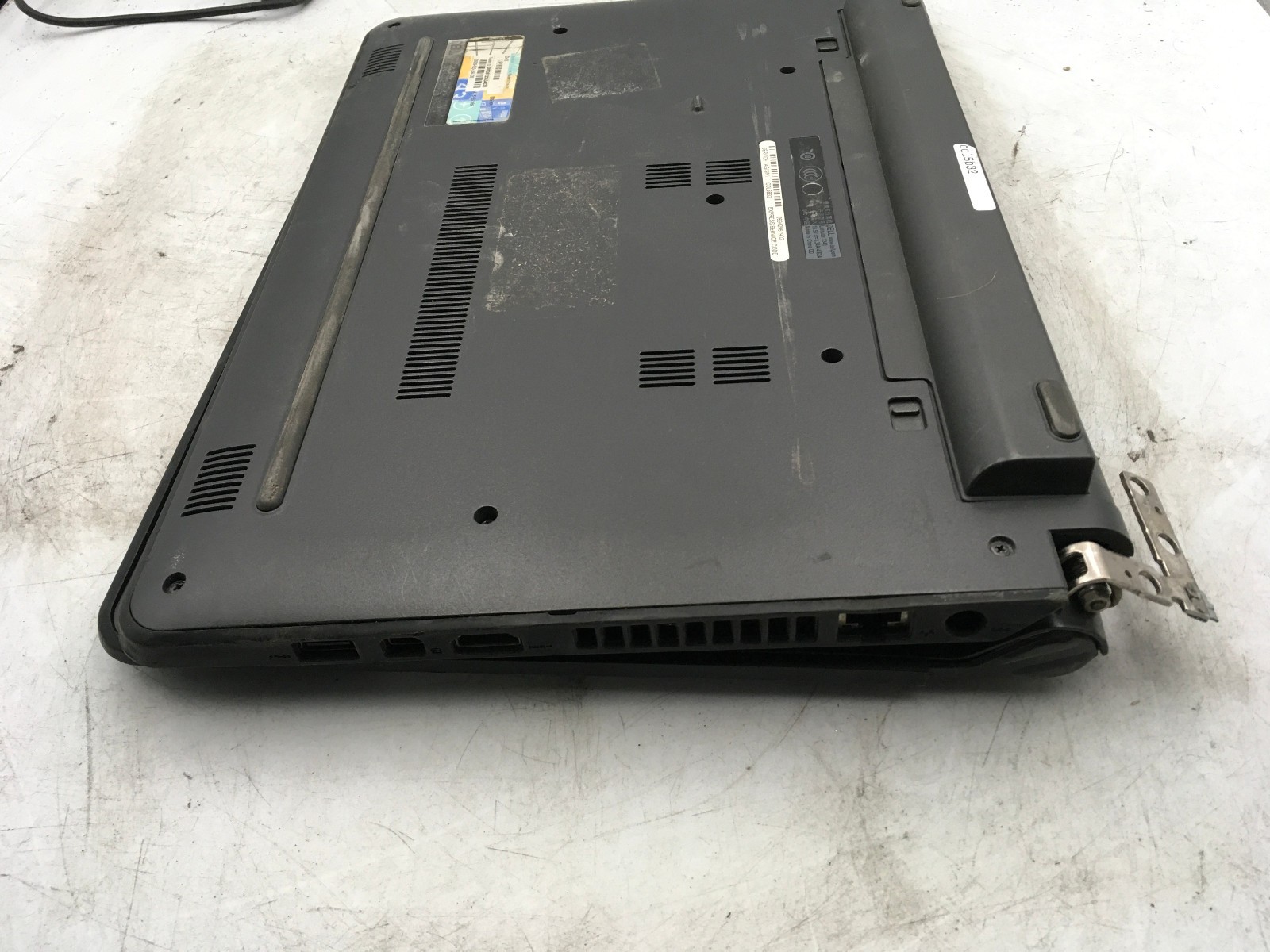 DELL LATITUDE 3340 – BOOTS TO BIOS – BAD HINGE – 8GB RAM – INTEL CELERON – BB