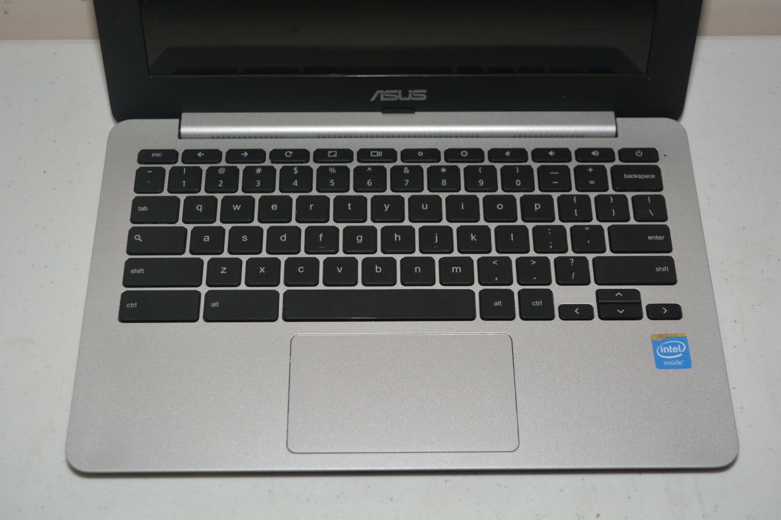 ^ Asus C200MA-DS01 Celeron Dual-Core 2.4GHz 2GB 16GB SSD 11.6″ Chromebook