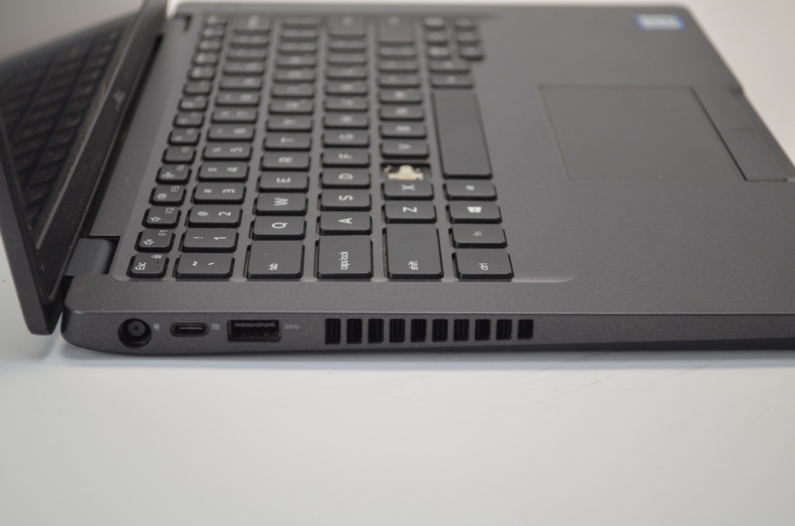 Dell Latitude 5400 Core i5-8365U 1.60GHz 8GB RAM No HDD/OS PARTS READ