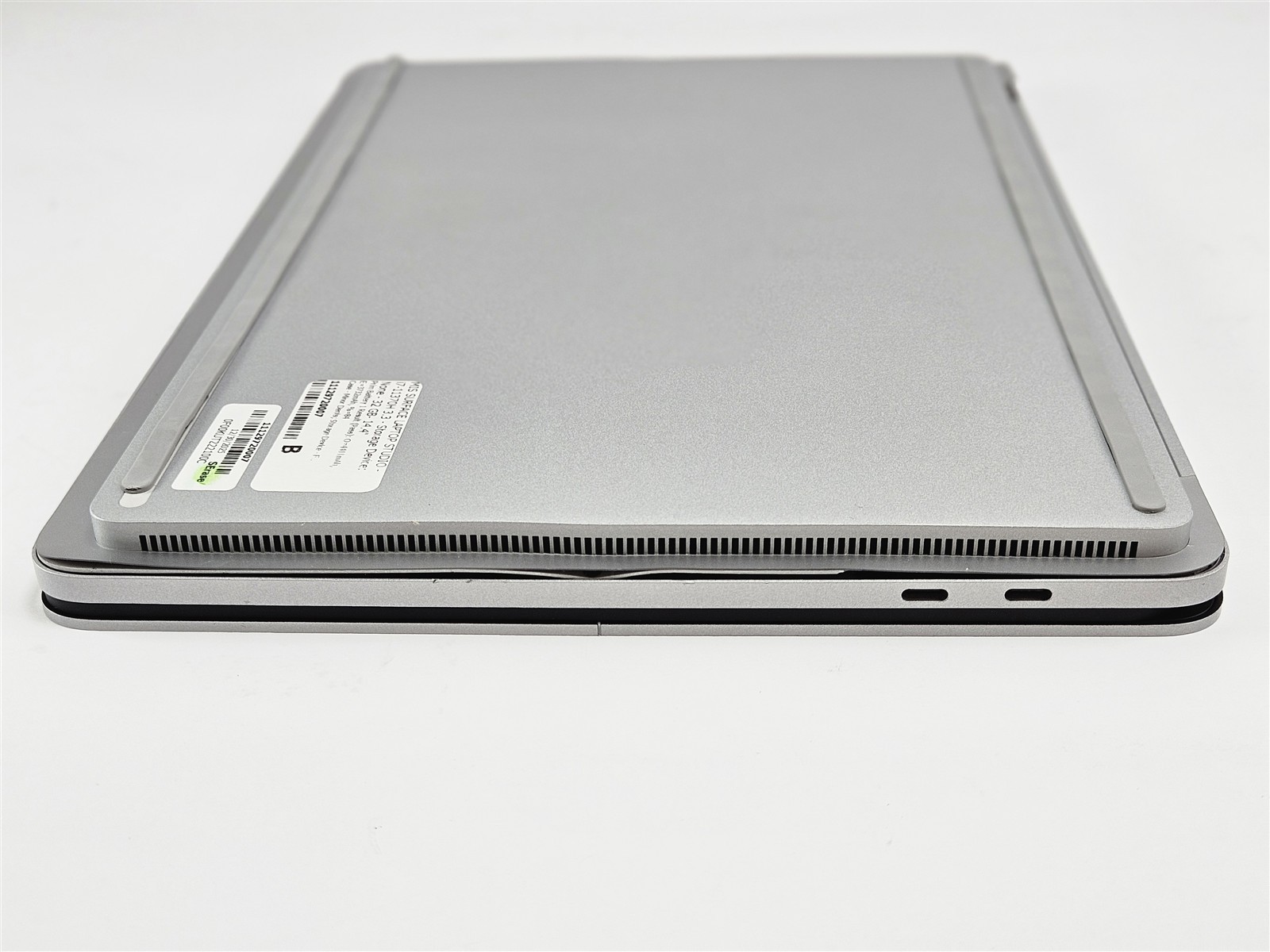 Microsoft 14.4″ Surface Laptop Studio 1964 i7-11370H 32GB RAM No SSD Platinum
