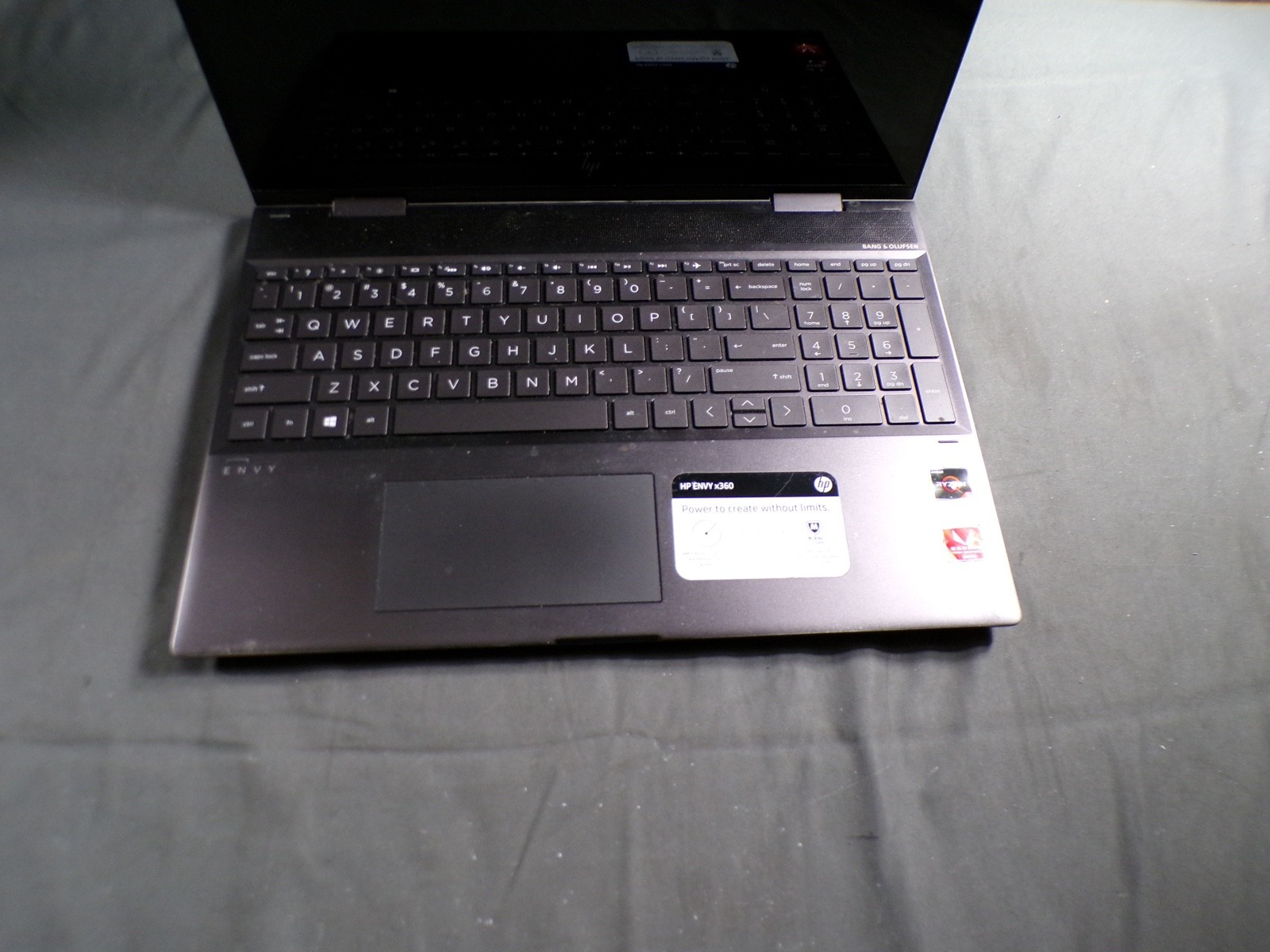 HP ENVY X360 AMD RYZEN 5 2500U 8GB RAM **NO HD/ NO CADDIE/ NO OS/ NO CHARGER ***