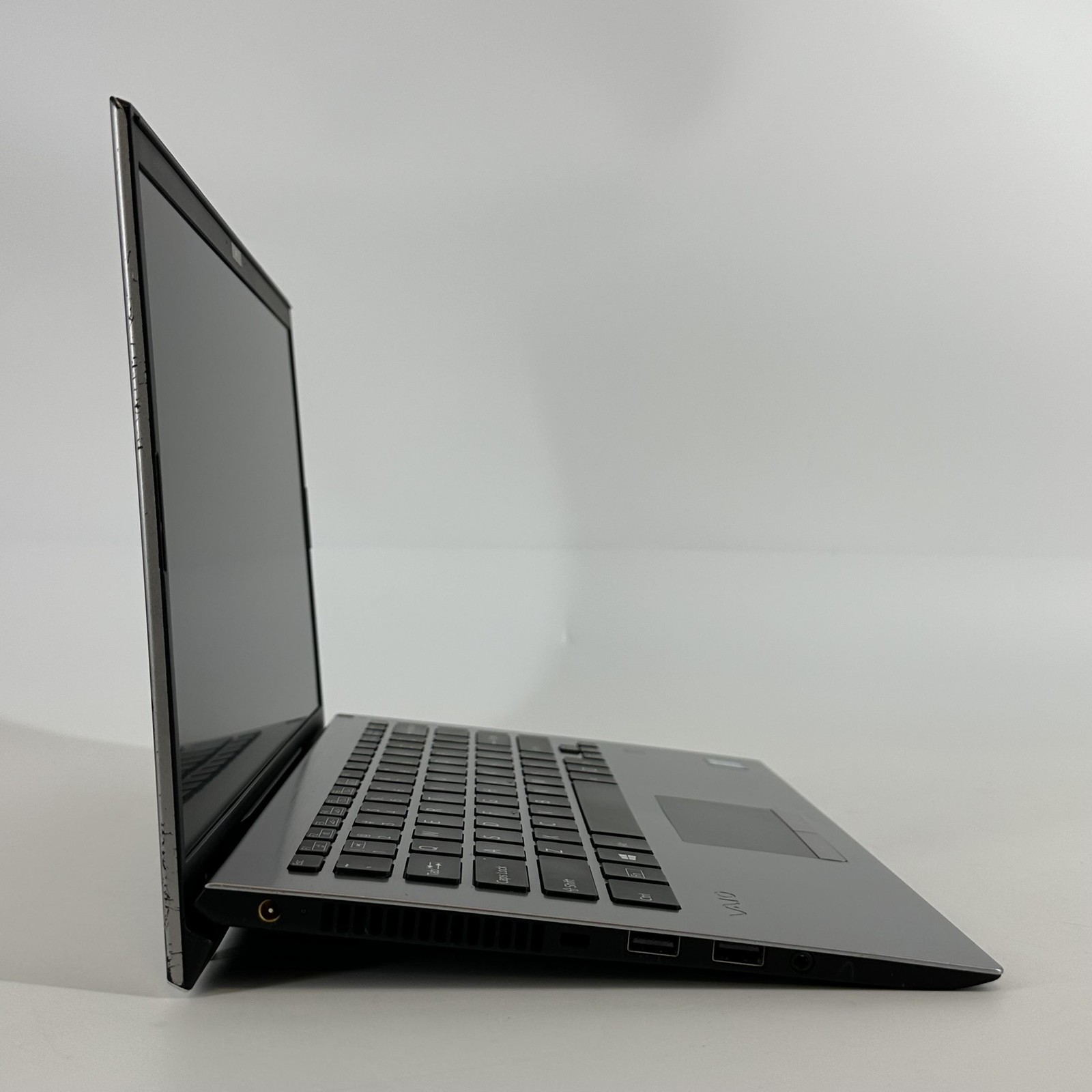 Vaio SX14 14 Gray FHD i5-8265U 1.60GHz 8GB RAM 256GB SSD Good