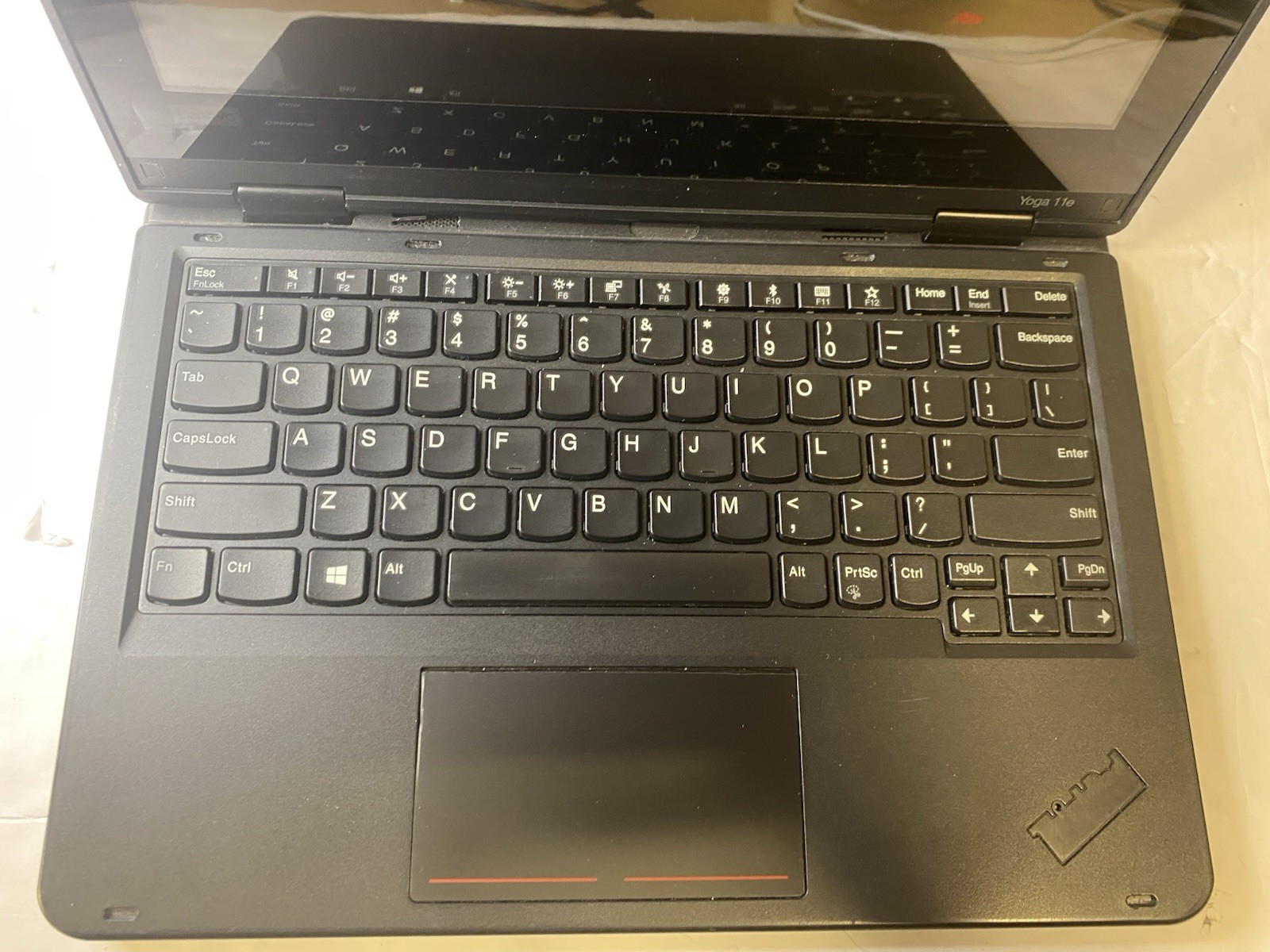 Lenovo ThinkPad Yoga 11e 11.6in 2 in 1 flip TouchScreen Windows 10