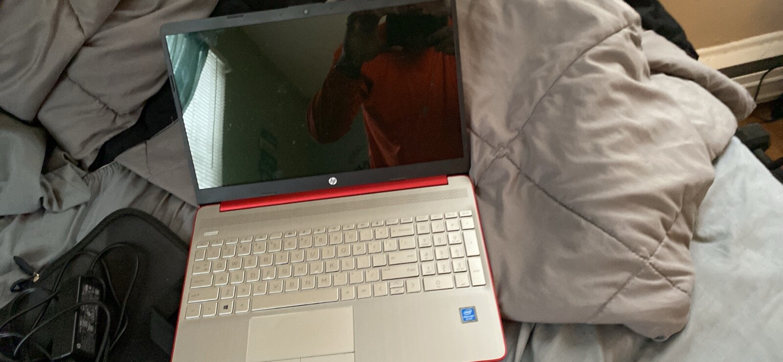 SEALED HP Scarlet Red Laptop – 15.6″ HD Intel N6045U 4GB 128GB SSD – DW1083WM