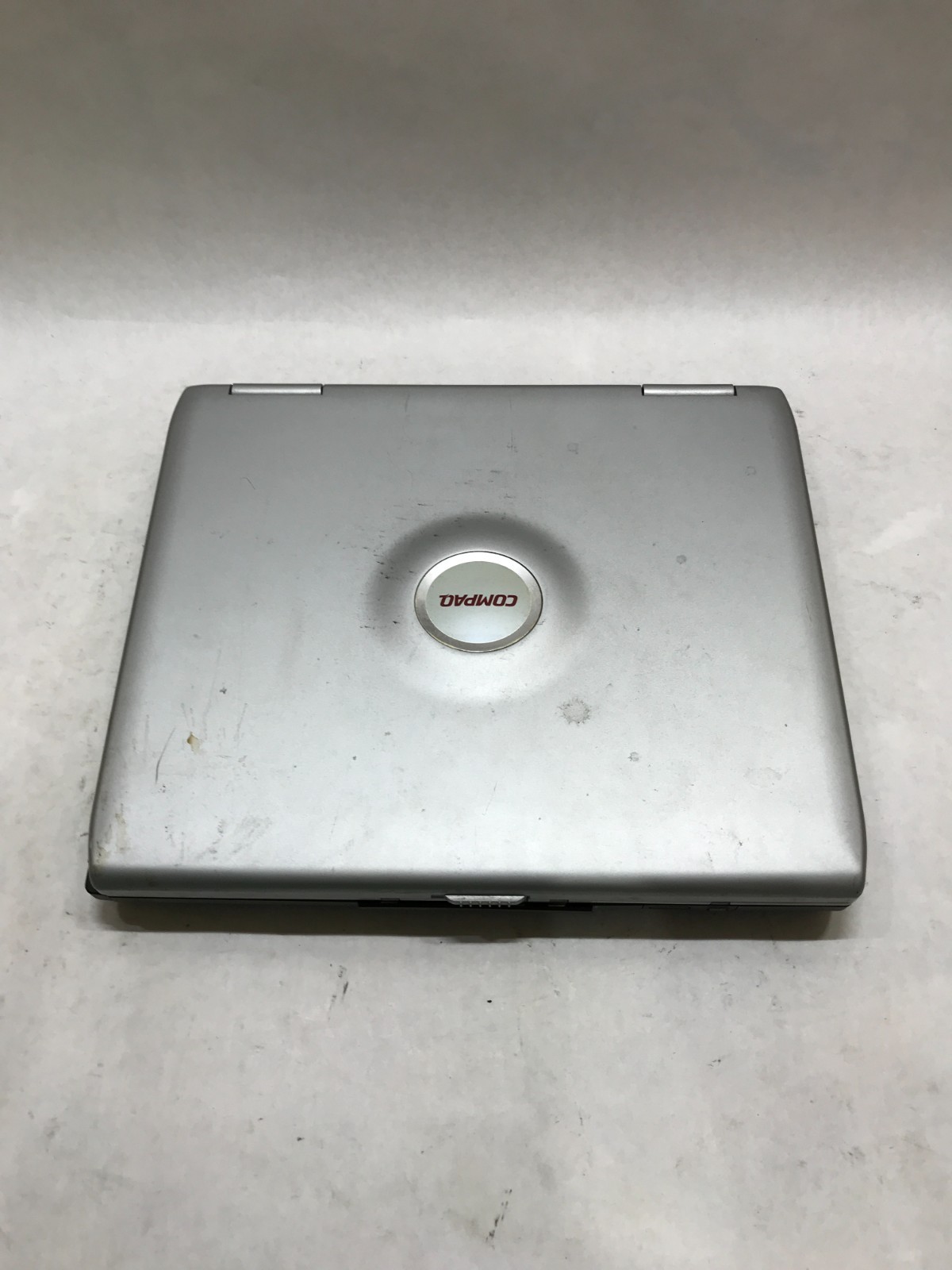 Compaq HP CRVSA-02T1-90 14″ Intel Pentium 4 447MB RAM NO HDD/OS READ DESC!! – DW