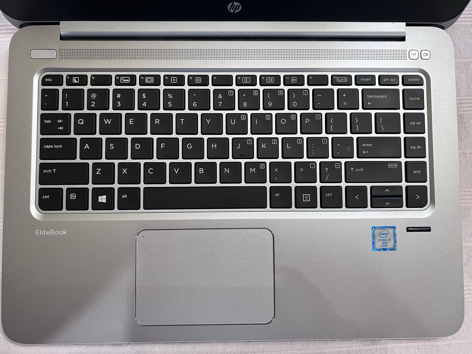 HP EliteBook Folio 1040 G3 14″ 2.6GHz Core i7 16GB RAM 512GB SSD Windows 10 Pro