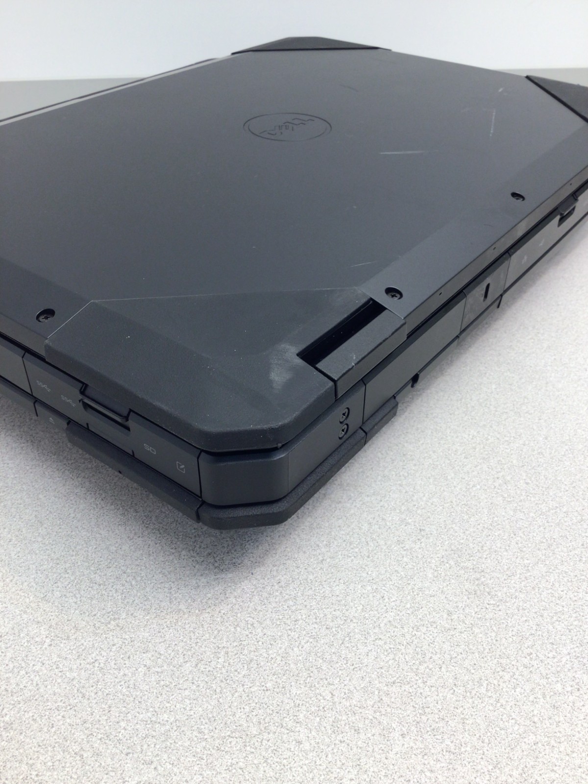 Dell Latitude 5414 14″ 256GB SSD Core i5-6300U, 2.40GHz, 8GB !!BAD BATTERY!!