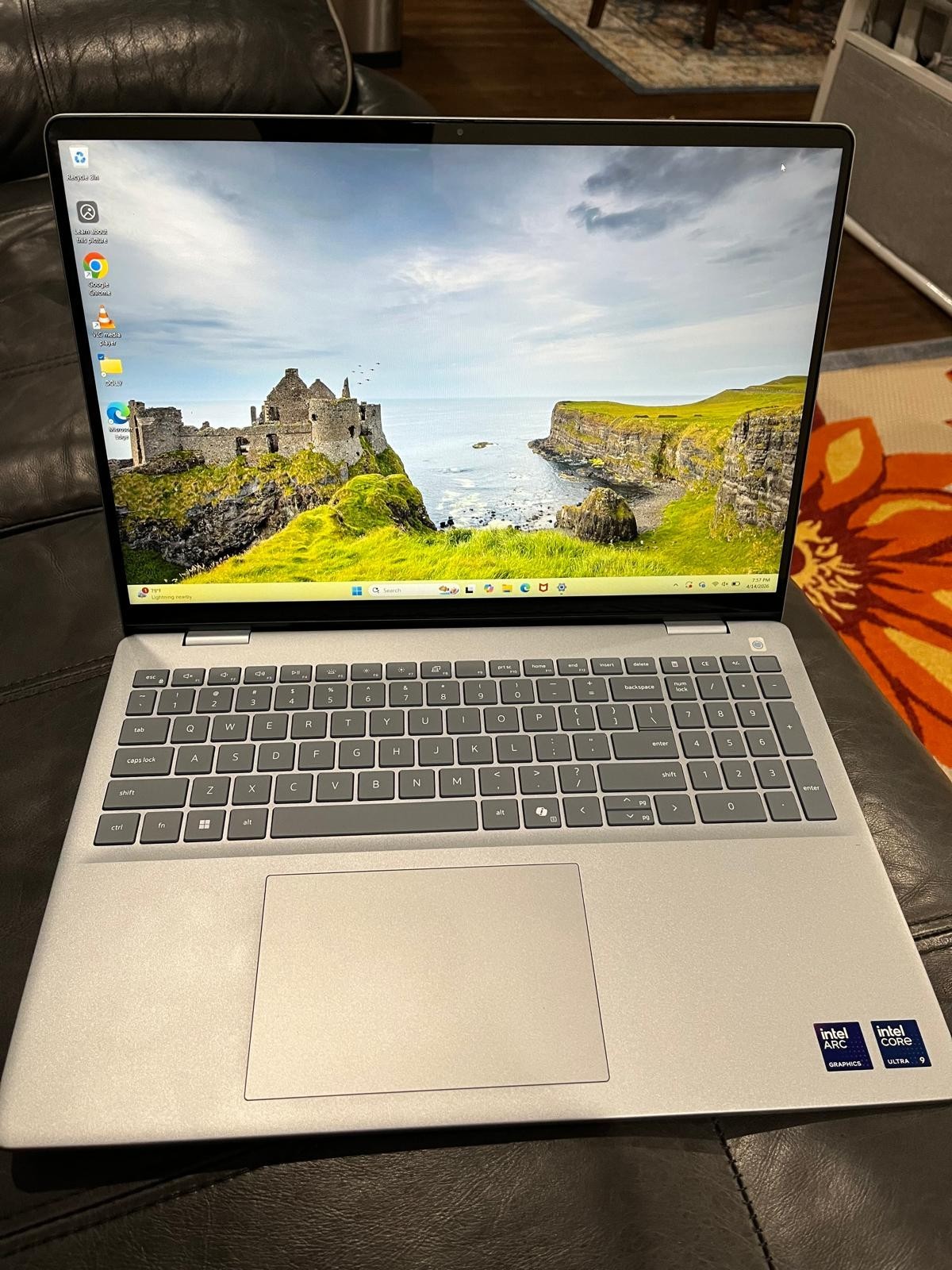 Dell Plus 16″ Touchscreen Laptop – Intel Core Ultra 9 288V – 1920 x 1200