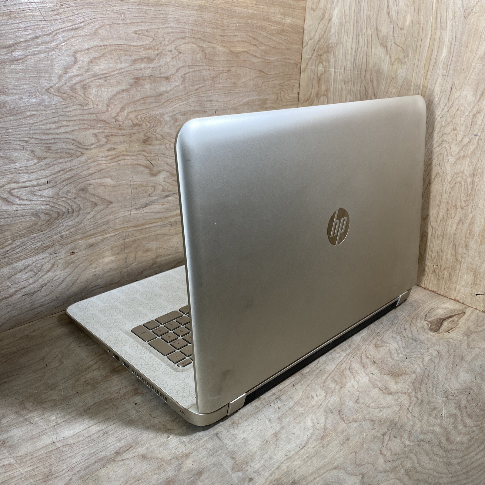 HP Pavilion 17-g199cy AMD A4-6210 R3@1.80GHz | 6GB | 256GB SSD | W10H | BAD BATT