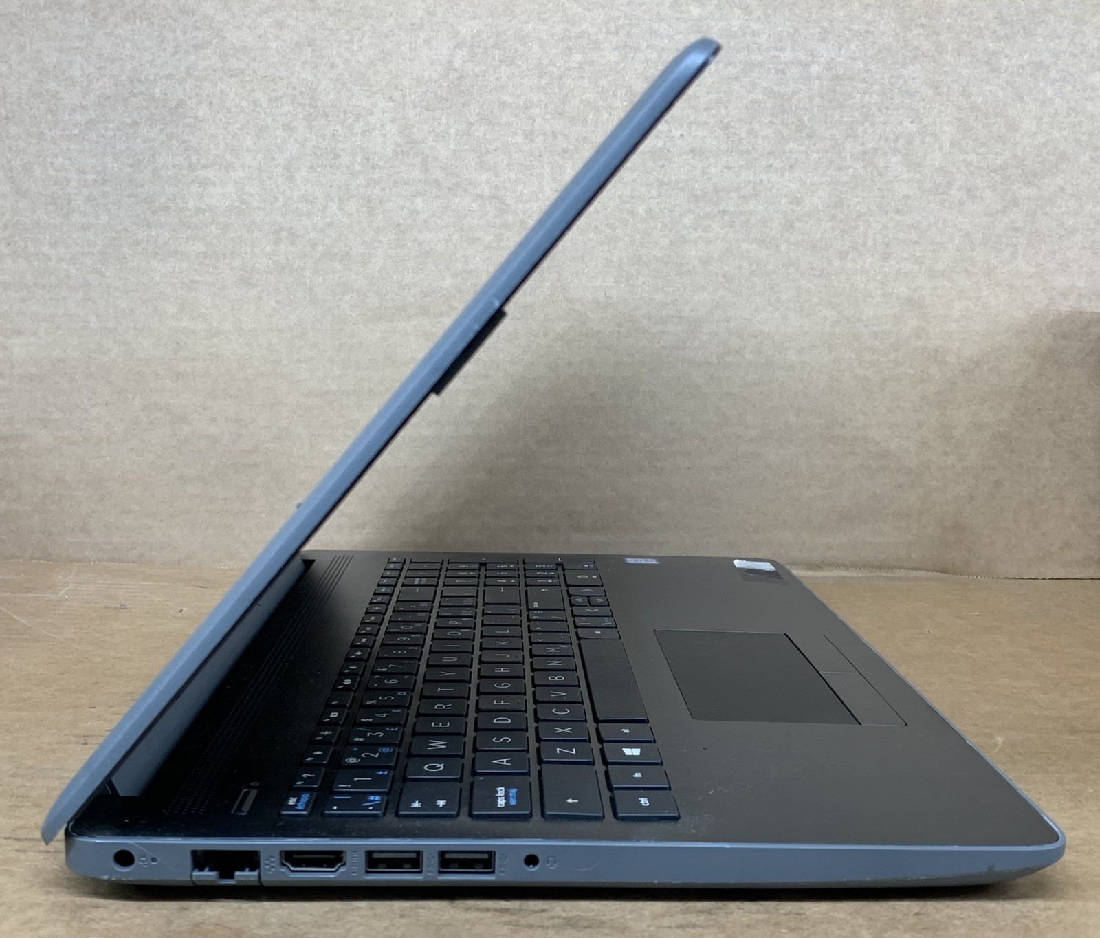 HP Laptop 15-da0xxx 15 Intel Core i3-7200U@2.30GHz 8GB RAM 256GB SSD WIN 10P