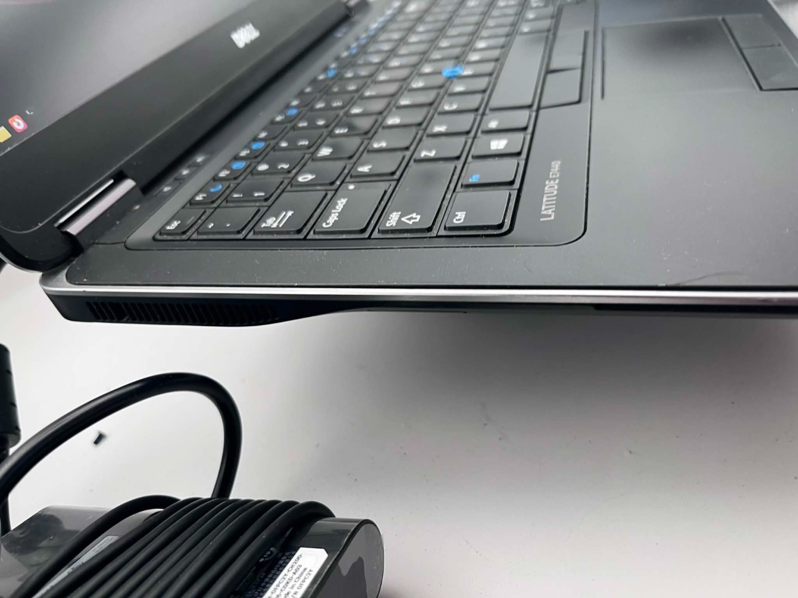 Dell Latitude | Linux Mint | i5-4300U| 8GB| 500GB | Backlit Keys | 1 YR WARRANTY