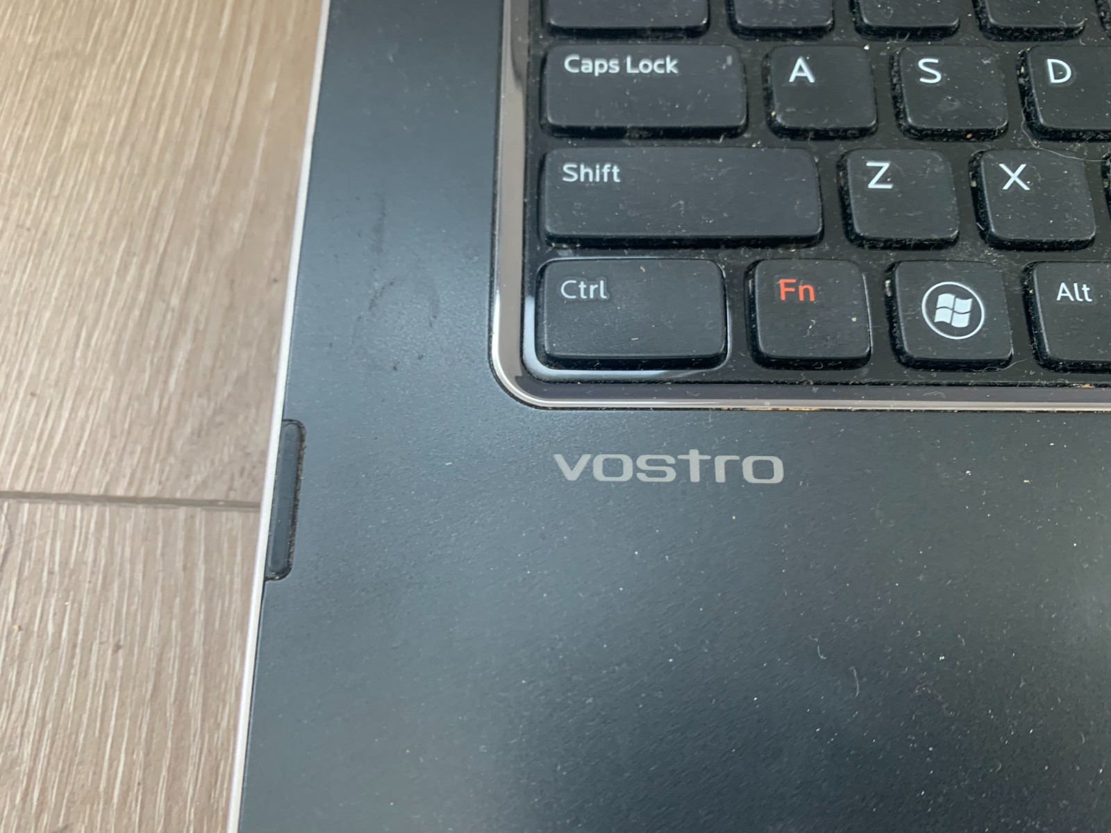 Dell Vostro 3555 15.6″ AMD E2-3000M 1.80GHz 4 GB RAM 320GB HDD Win 7 Pro