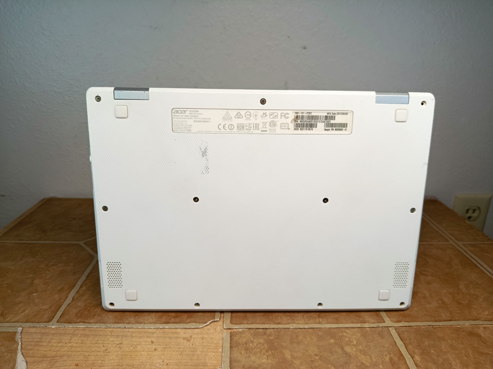 ACER Chromebook CB3-131 N15Q10 w/ Power Adapter Charger White