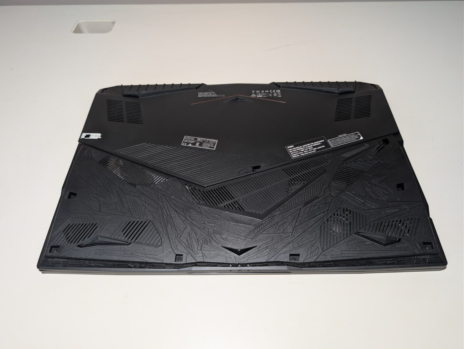 MSI GE75 Raider | i7 10th 32GB RAM 512GB SSD 1TB HD | FHD@144Hz NVIDIA RTX 2070