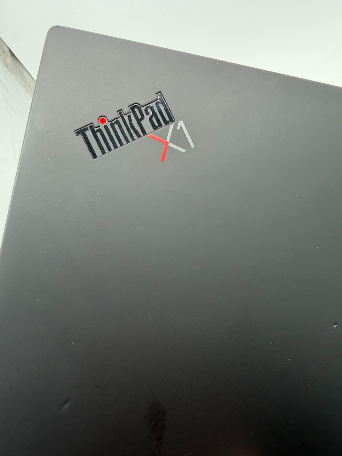 Lenovo ThinkPad X1 Carbon Gen 8- 14″ i7-10510U 16GB RAM 1TB SSD Windows 11 Pro